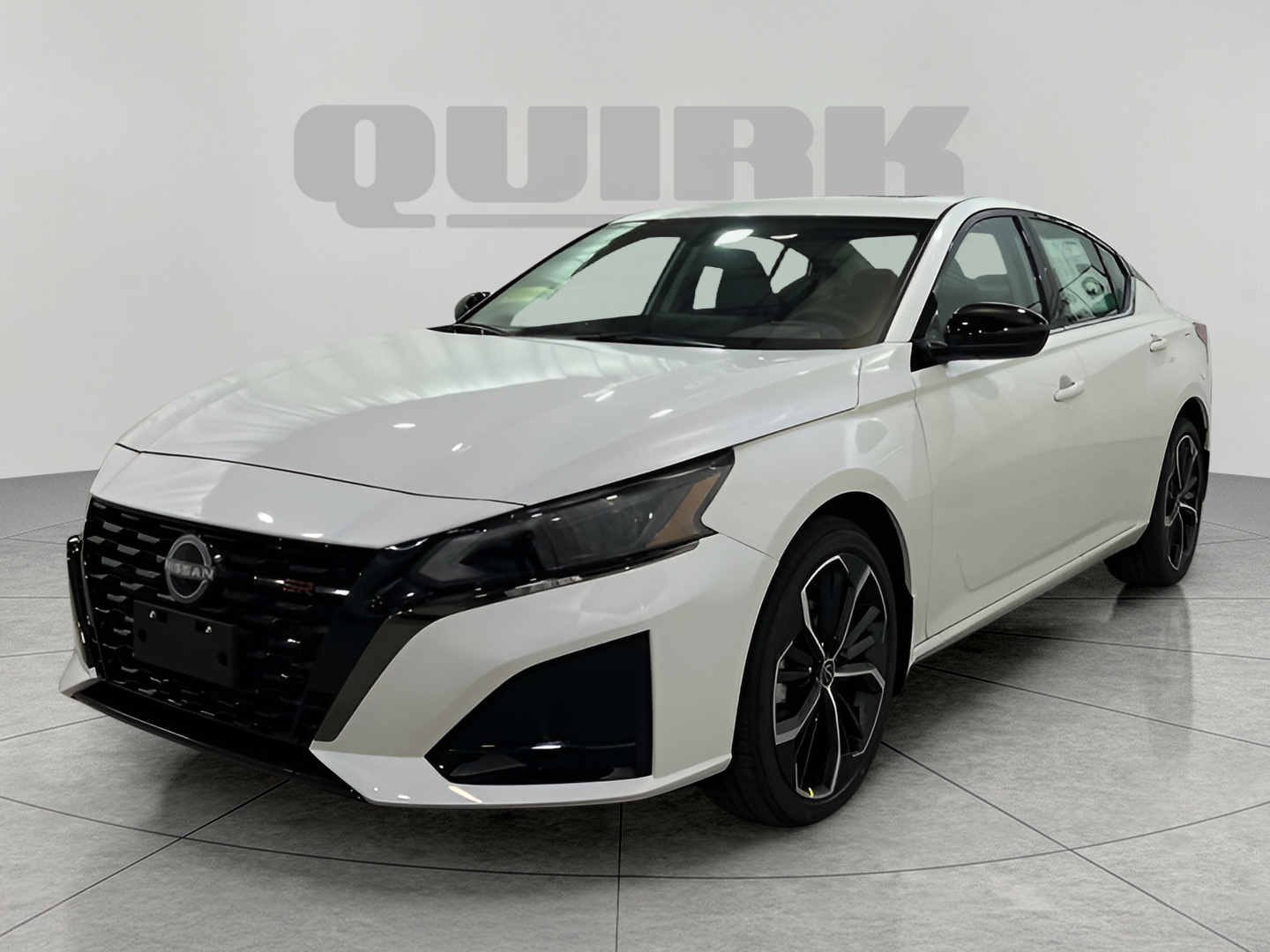 2025 Nissan Altima SR's photo