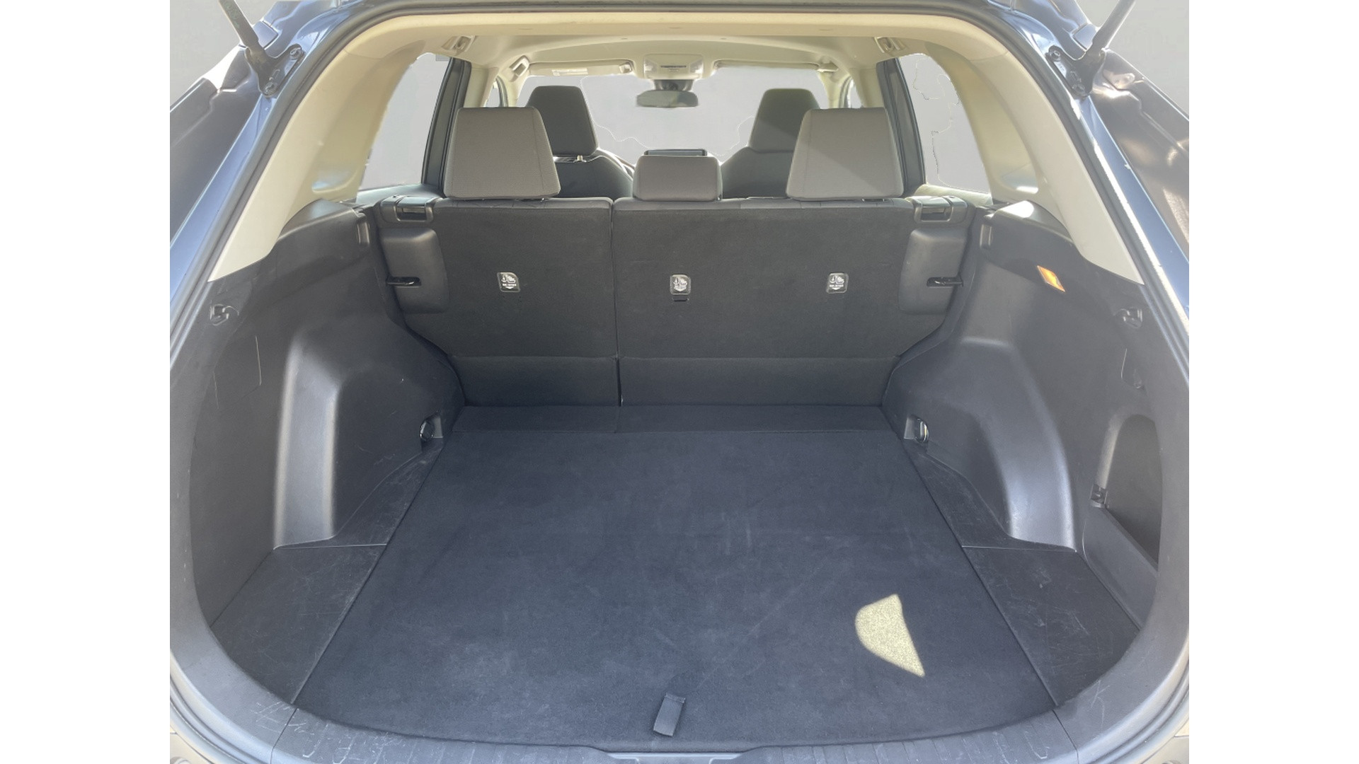 2021 Toyota RAV4 XLE photo 6