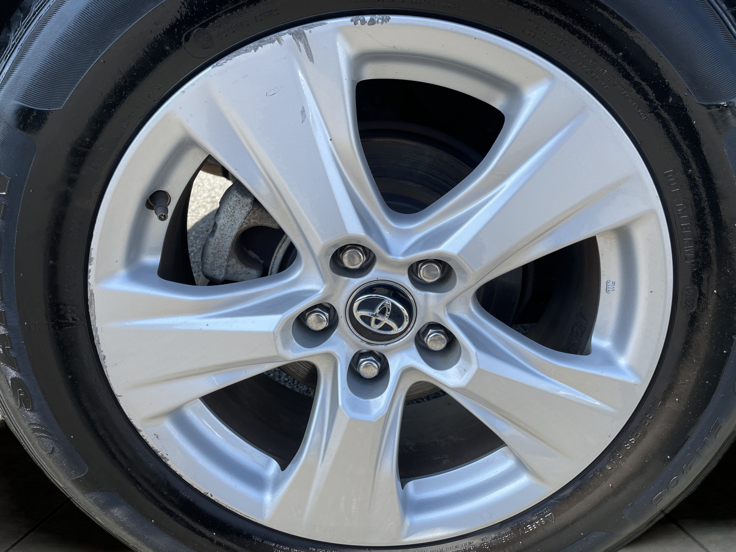 2021 Toyota RAV4 XLE photo 9