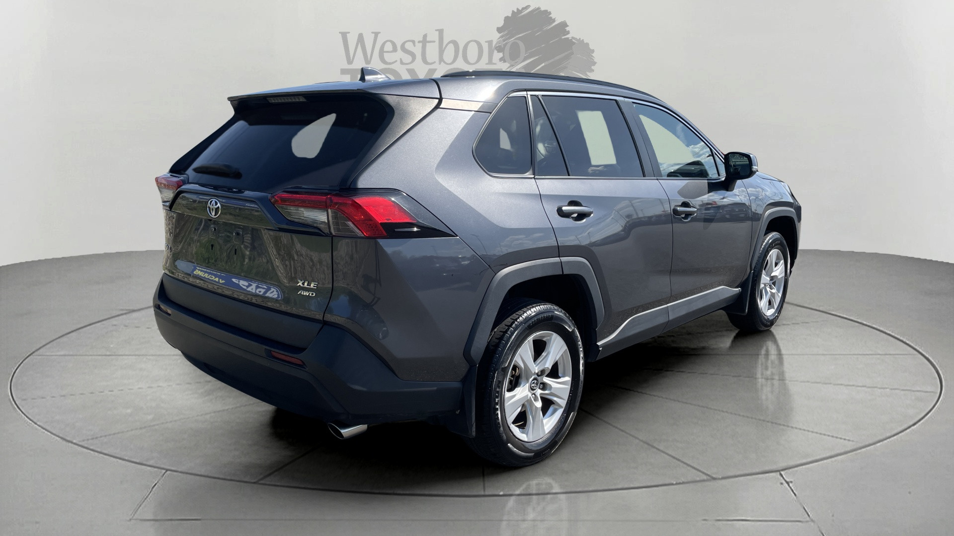 2021 Toyota RAV4 XLE photo 4