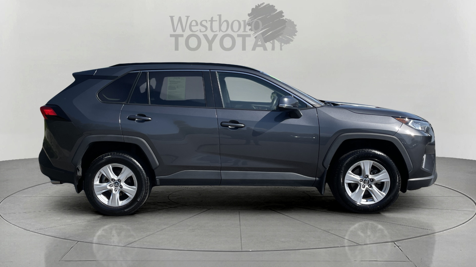 2021 Toyota RAV4 XLE photo 5