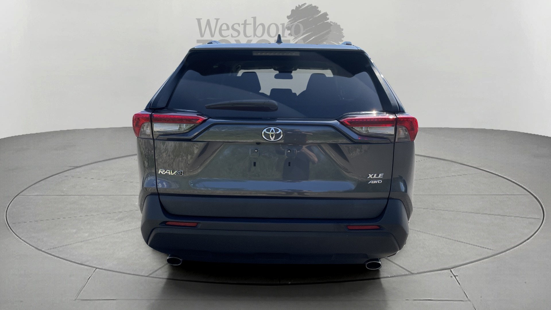 2021 Toyota RAV4 XLE photo 3