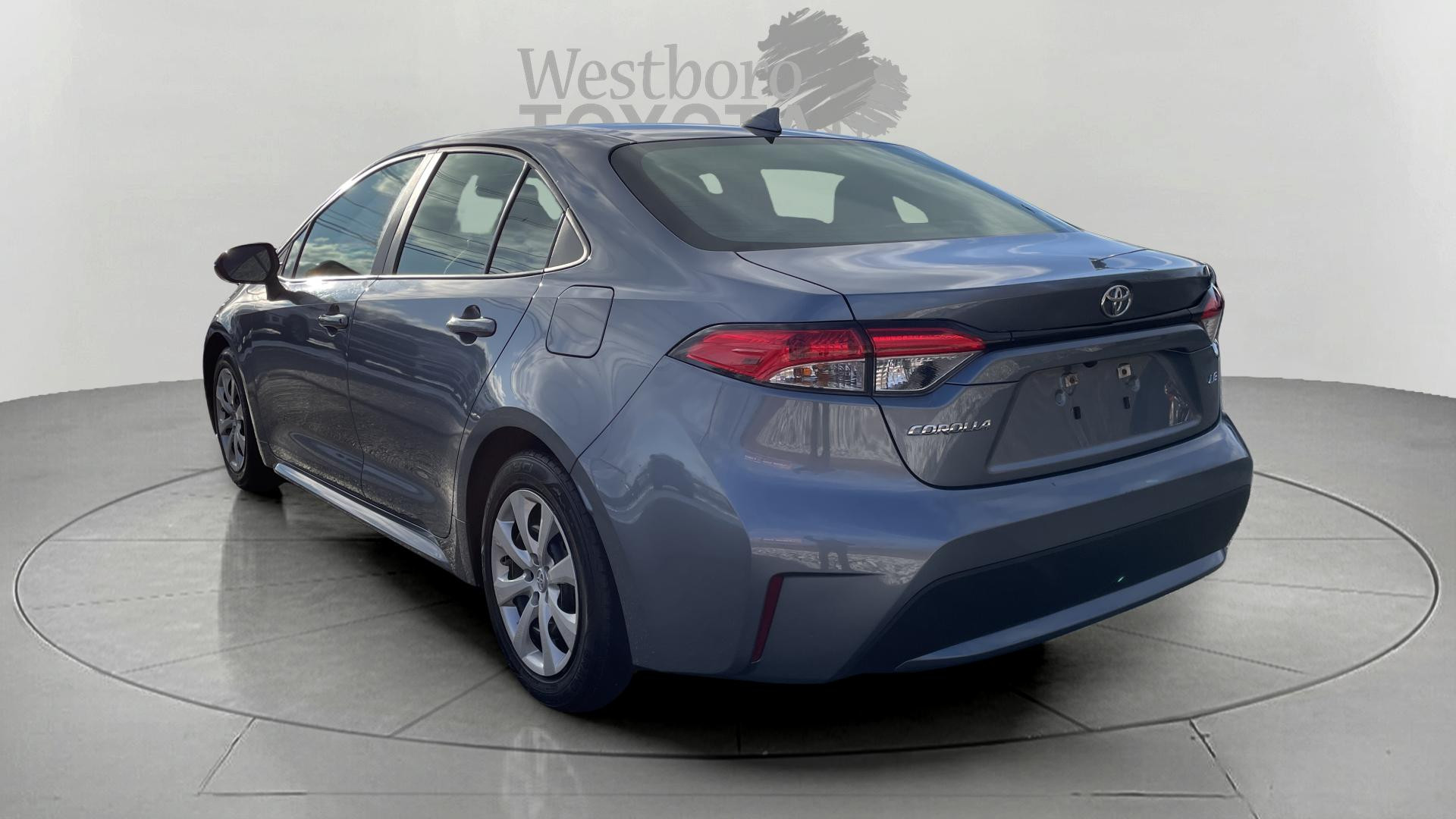 2021 Toyota Corolla LE photo 4