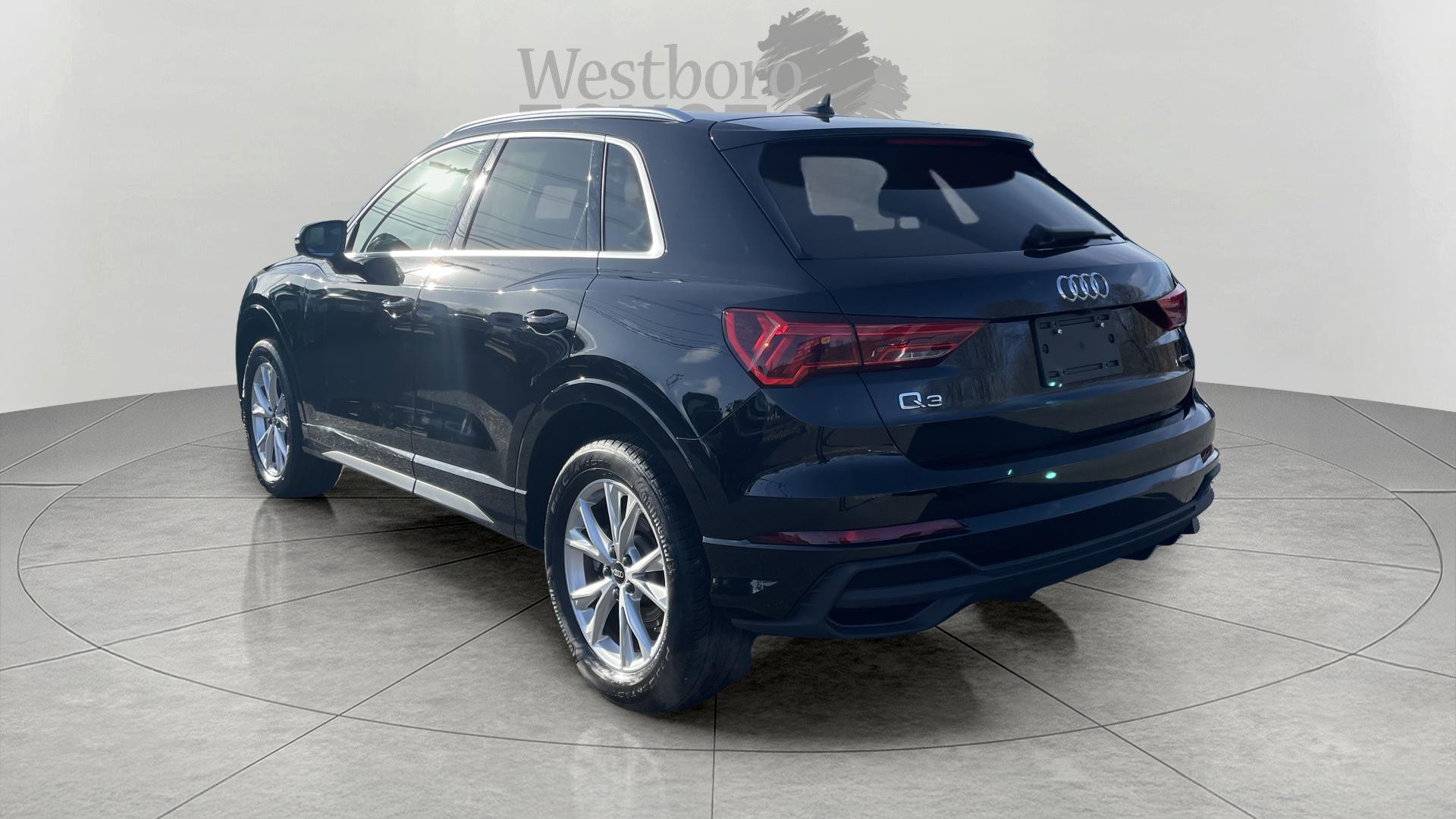 2024 Audi Q3 S line Premium photo 4