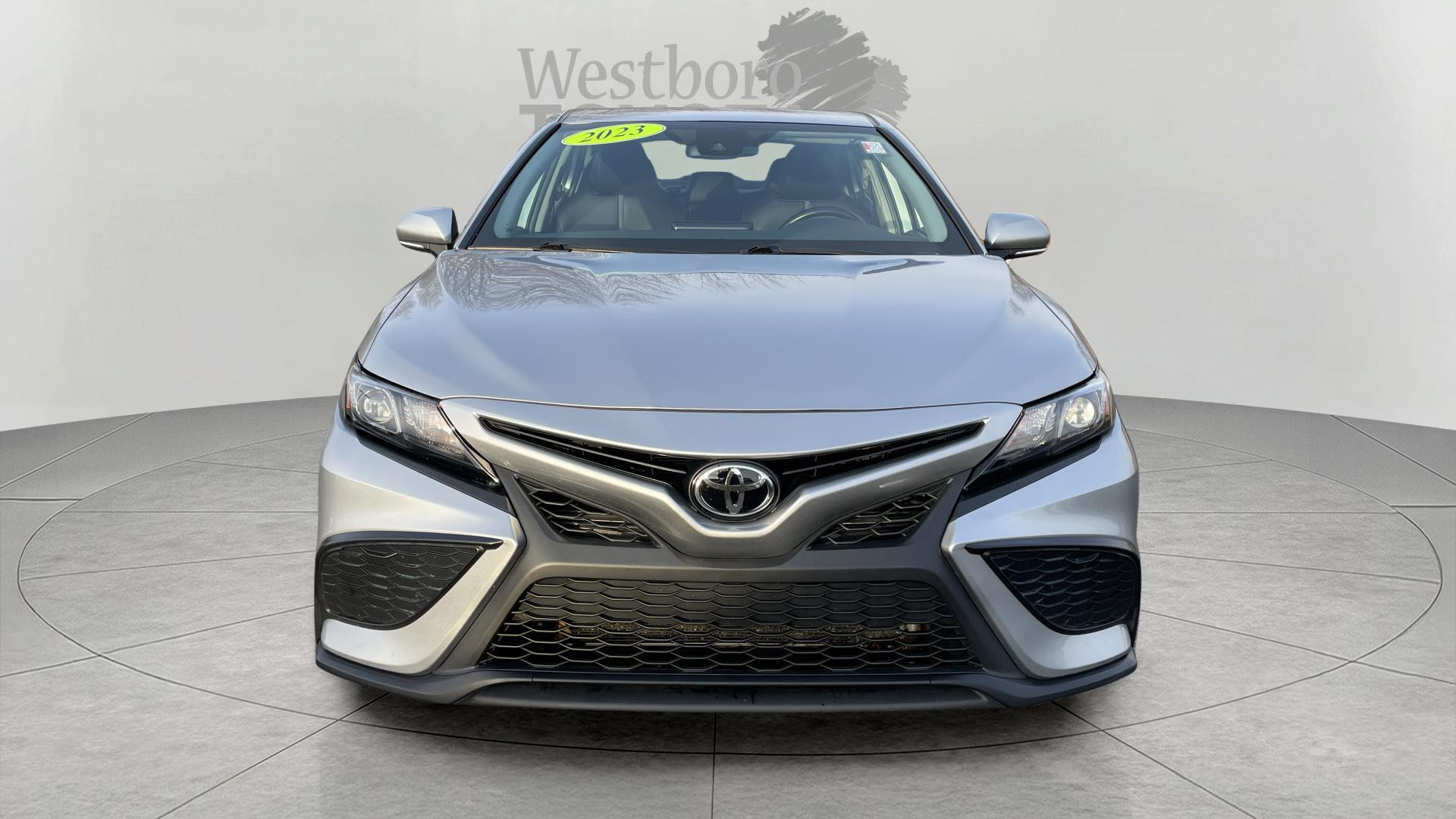2023 Toyota Camry SE photo 2