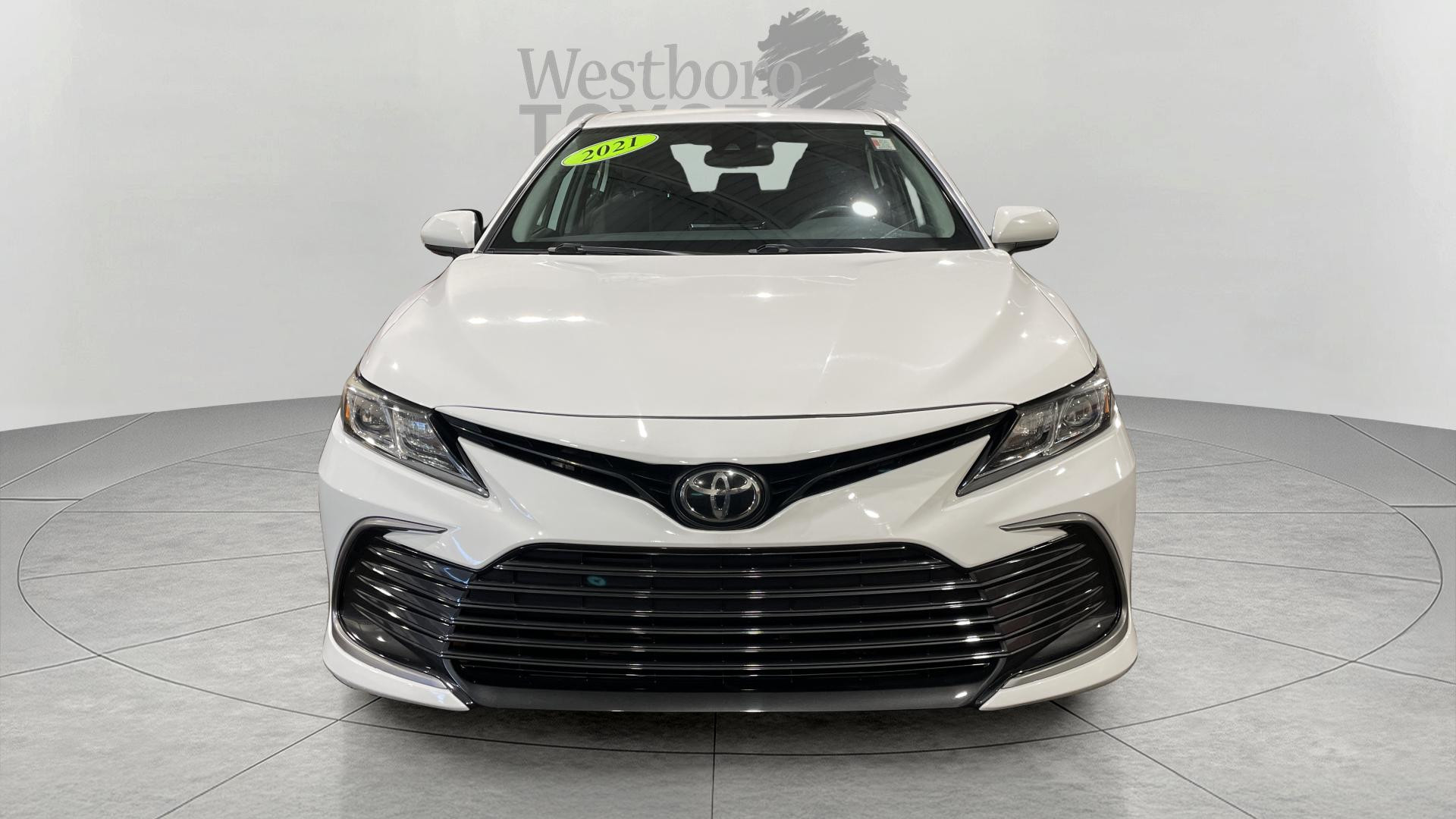 2021 Toyota Camry LE photo 2