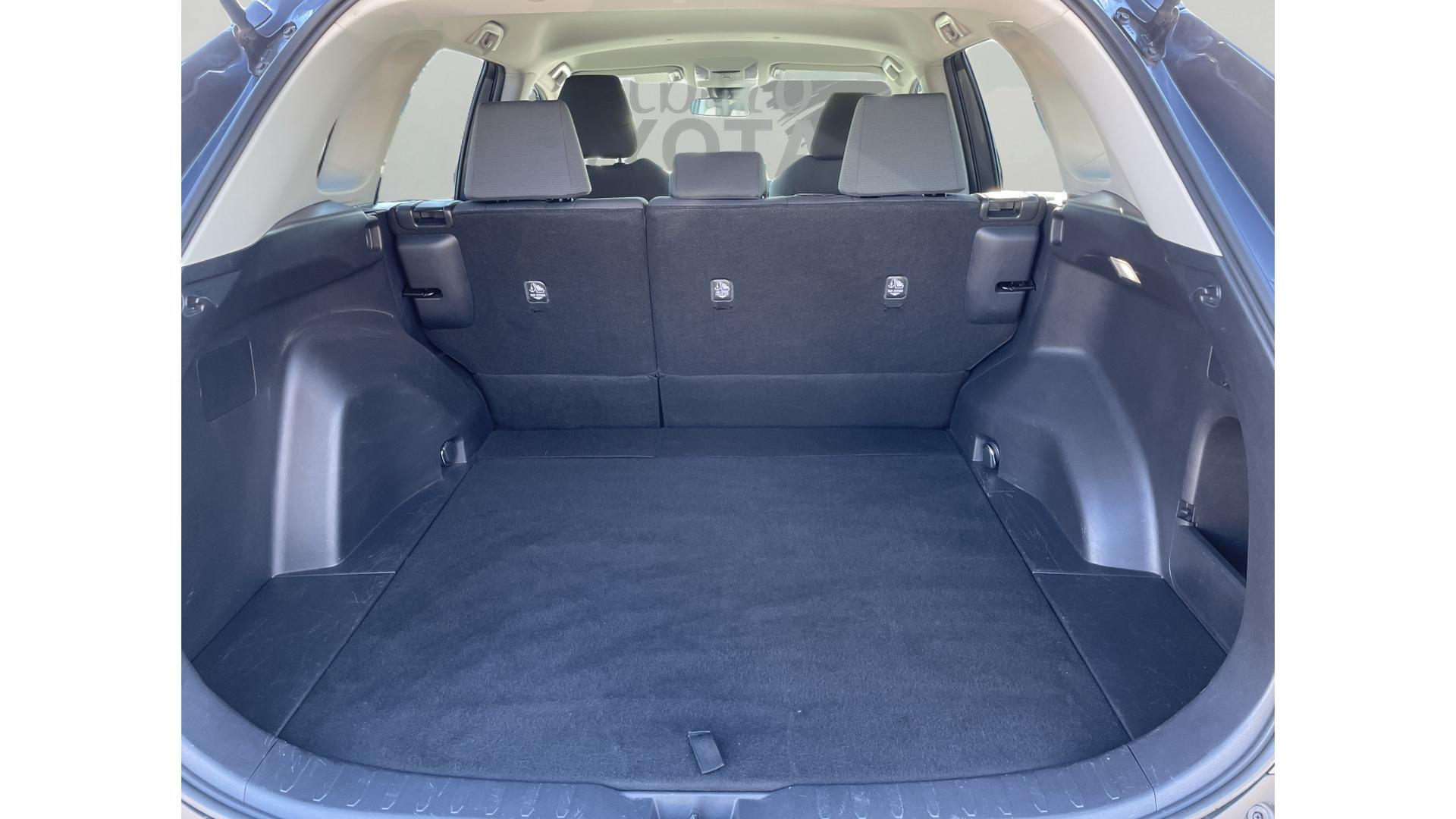 2022 Toyota RAV4 XLE photo 9