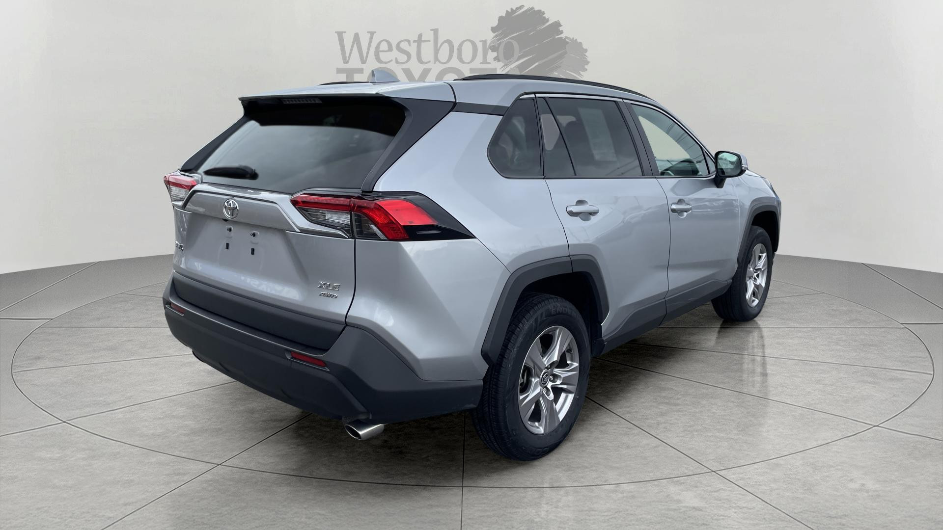 2022 Toyota RAV4 XLE photo 7