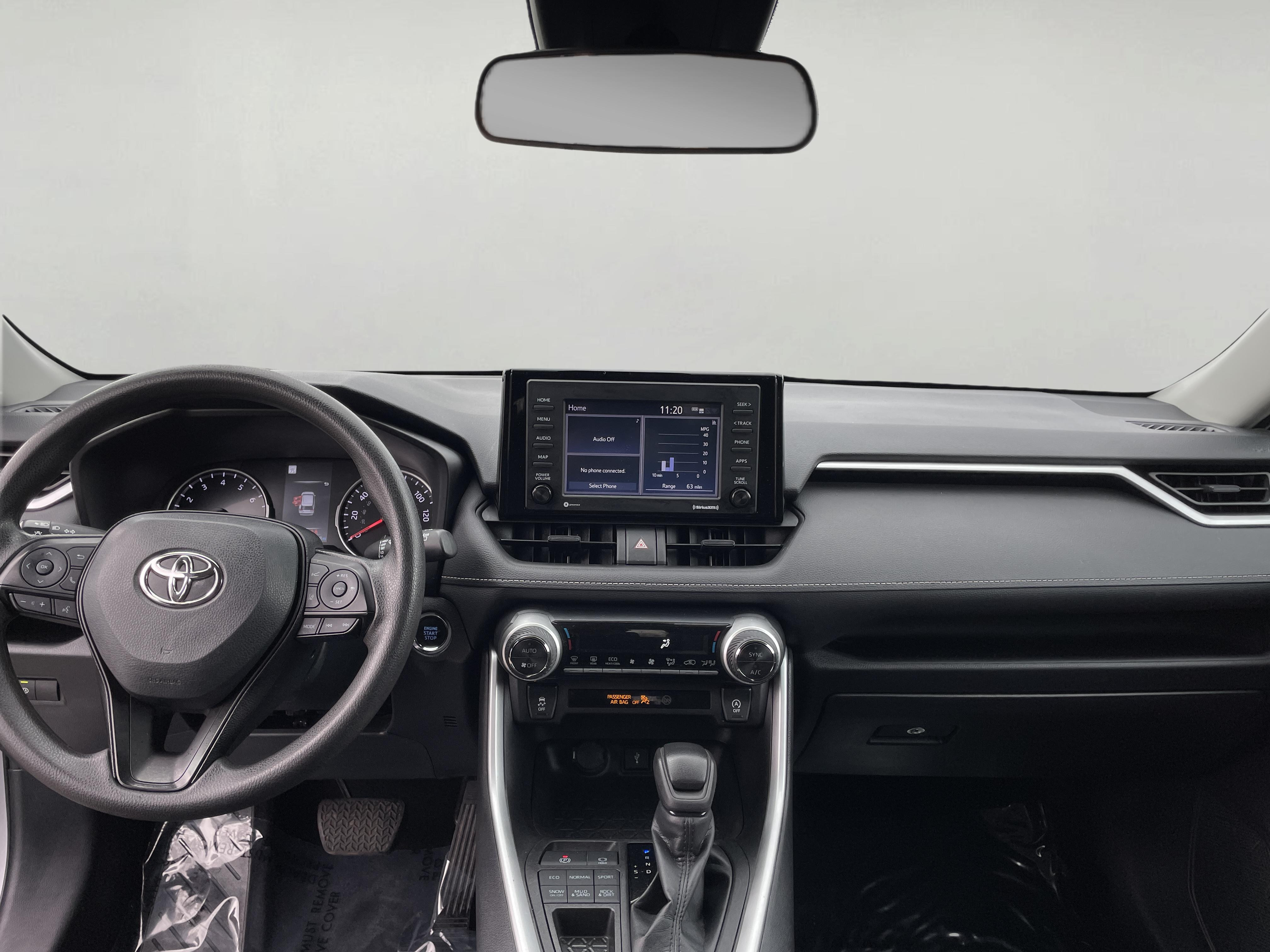 2022 Toyota RAV4 XLE photo 10