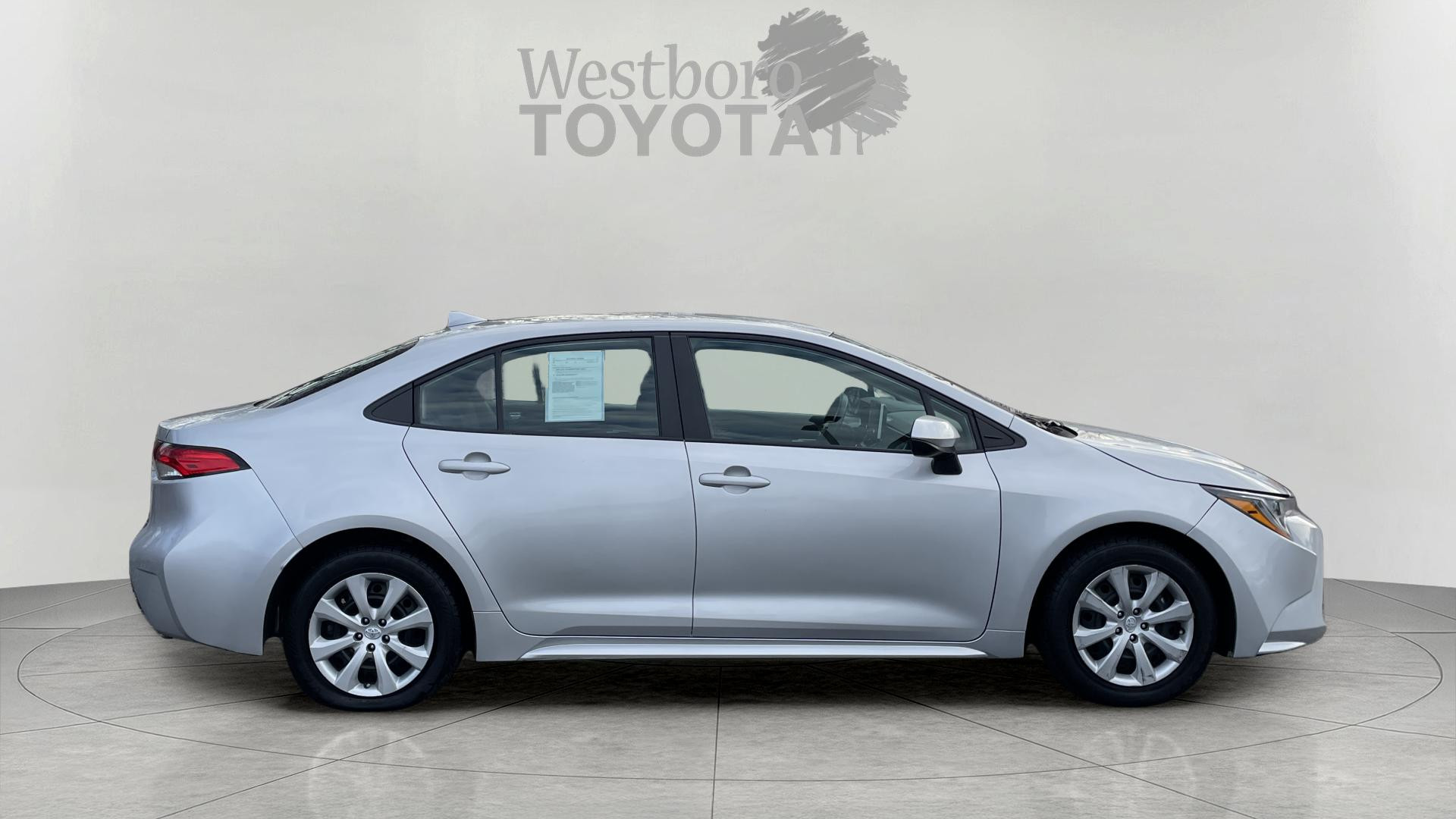 2021 Toyota Corolla LE photo 8