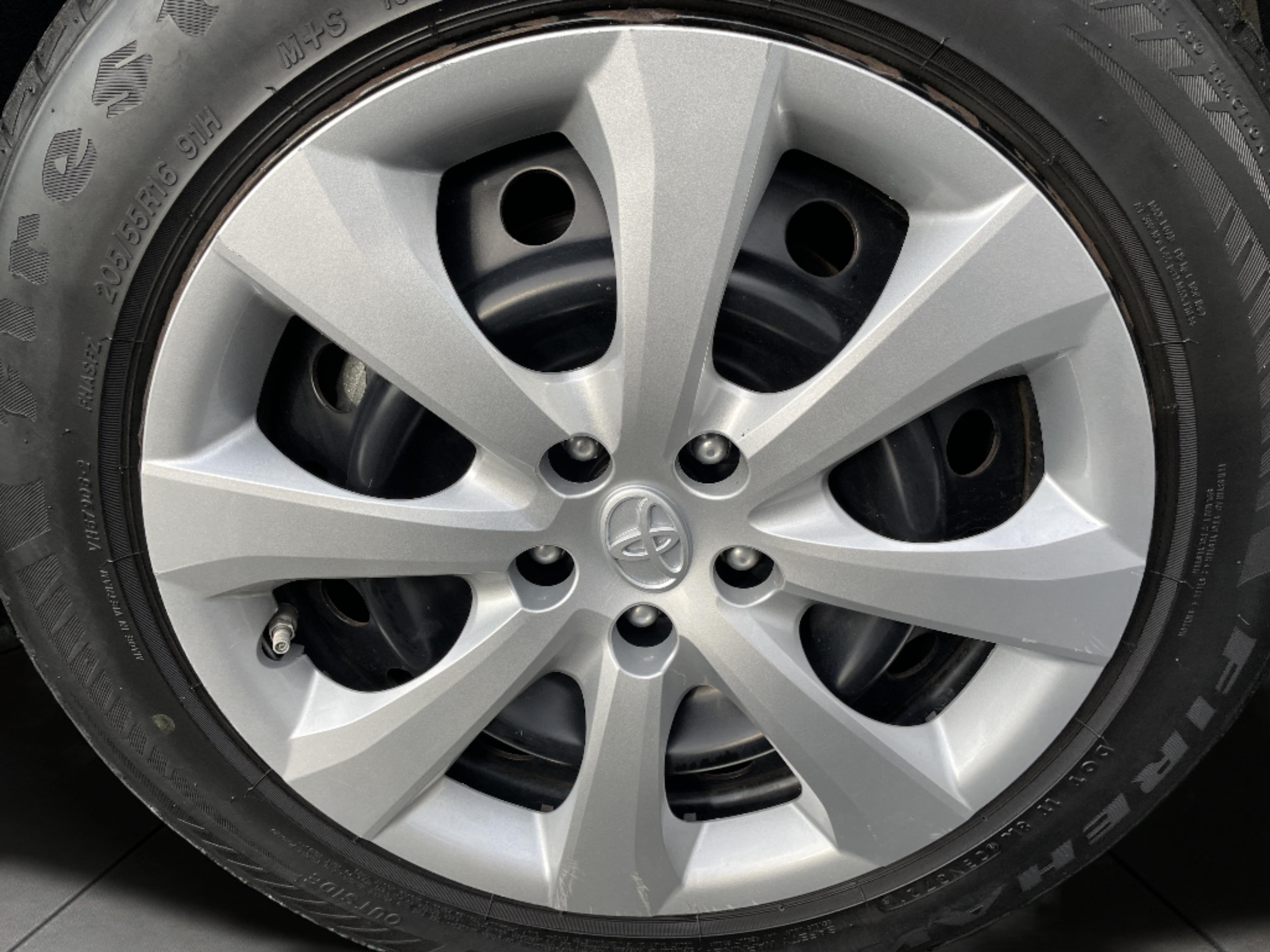 2021 Toyota Corolla LE photo 11