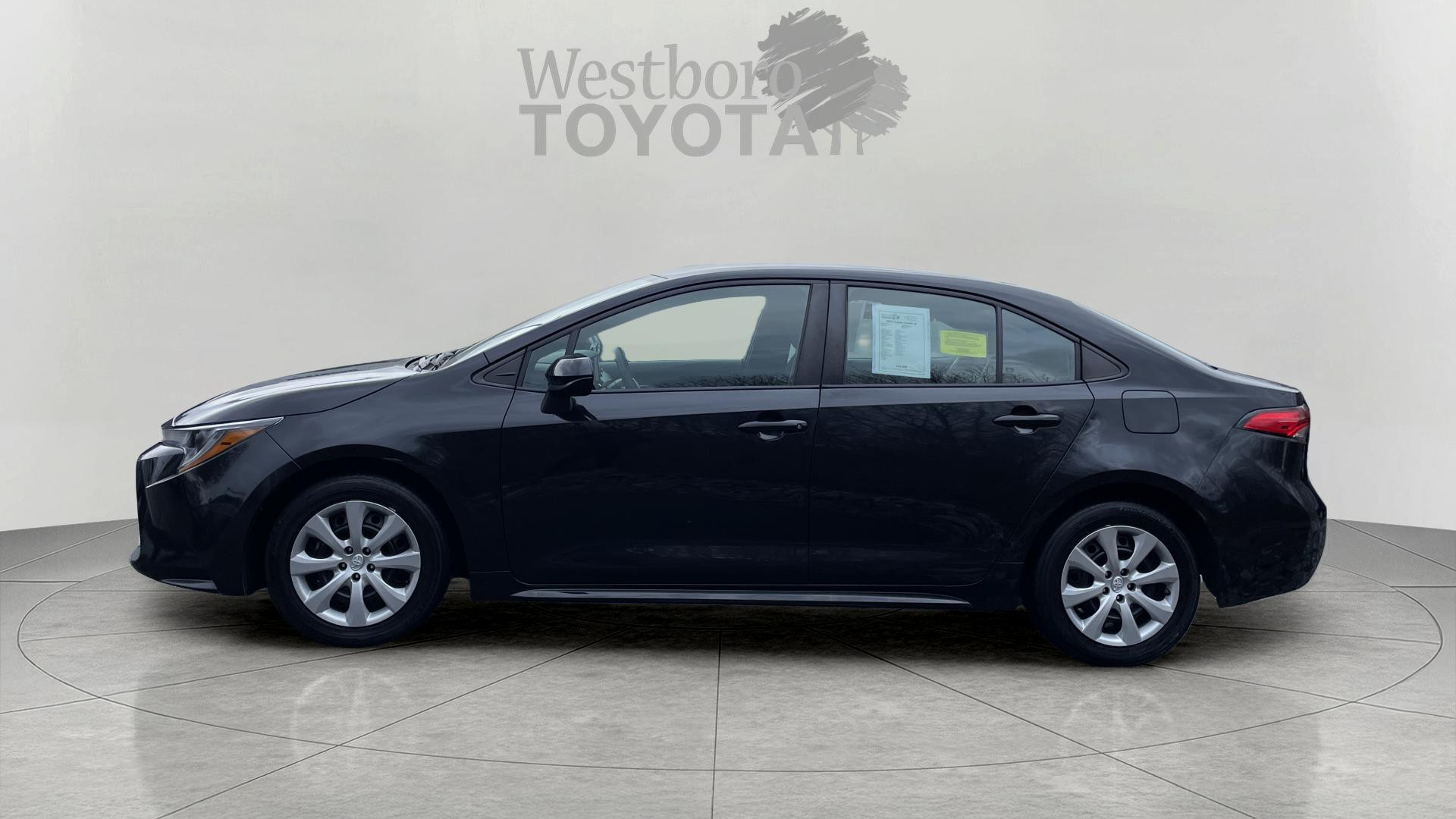 2021 Toyota Corolla LE photo 4