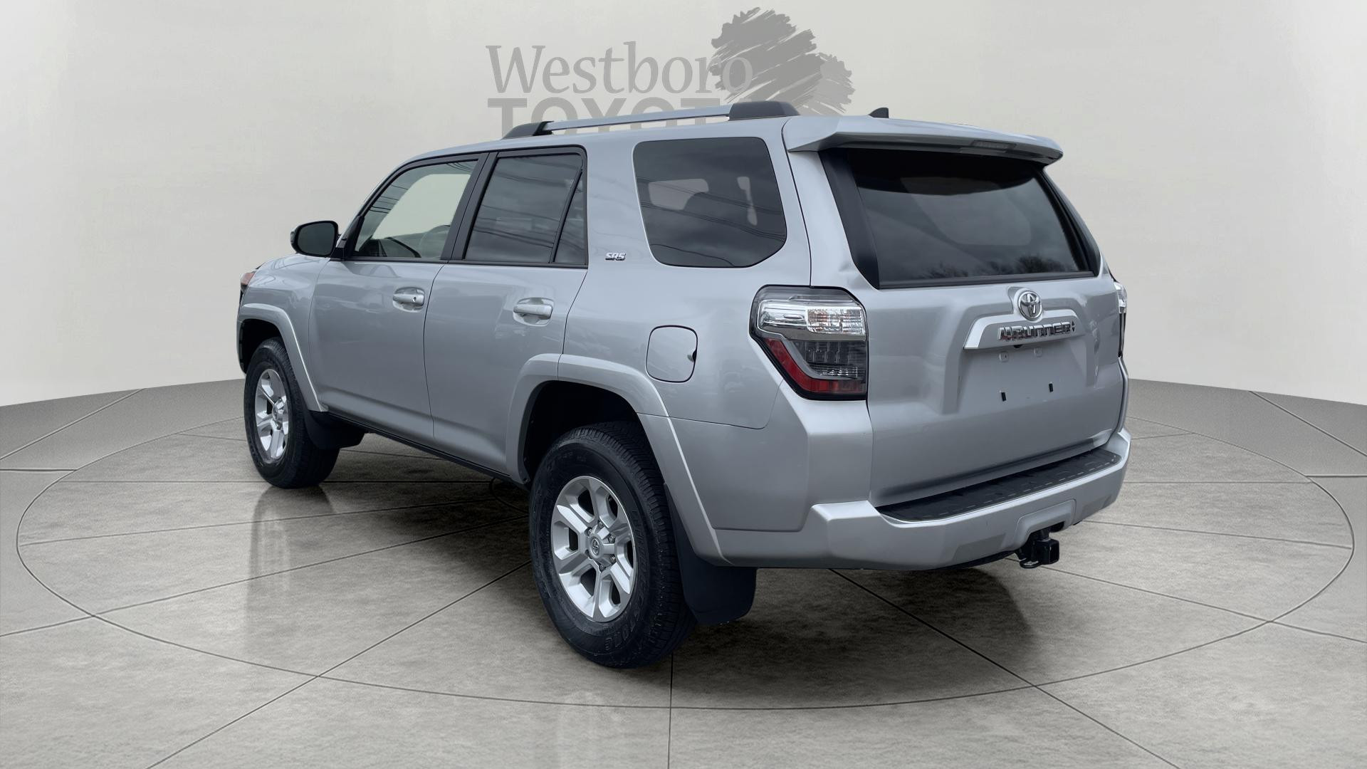2024 Toyota 4Runner SR5 photo 4