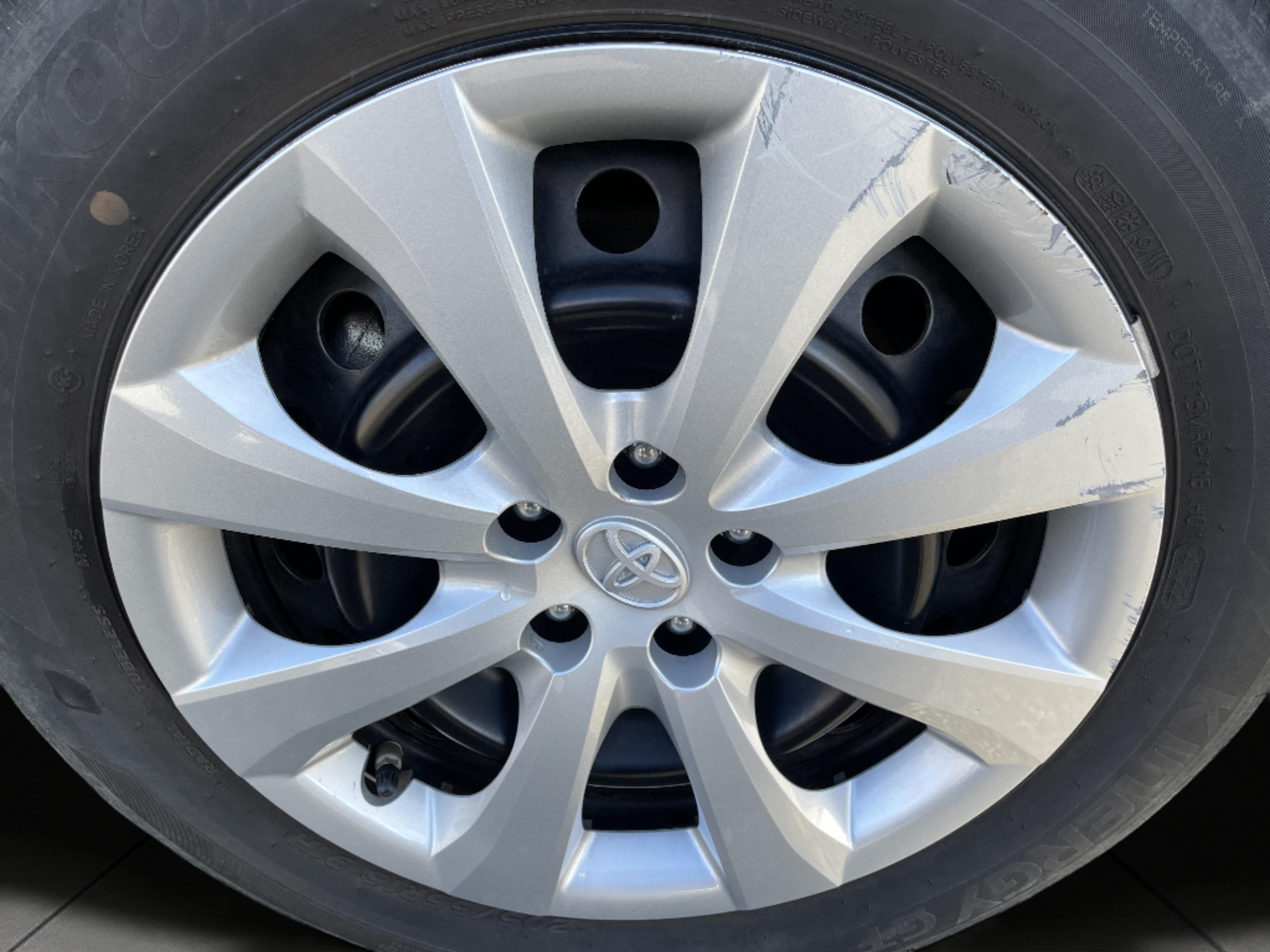 2023 Toyota Corolla LE photo 12