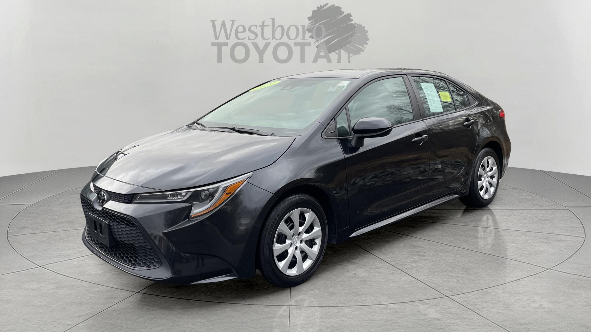 2021 Toyota Corolla LE photo 3