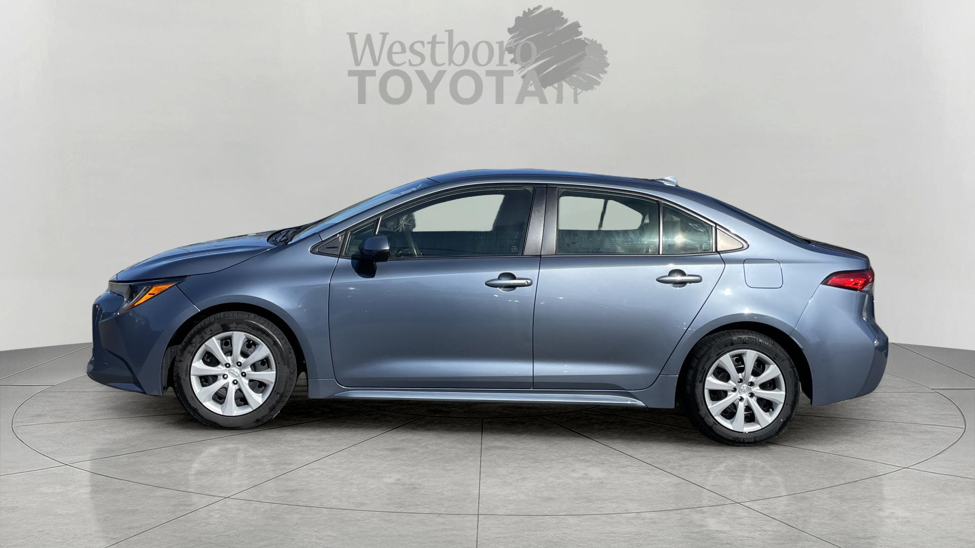 2022 Toyota Corolla LE photo 4