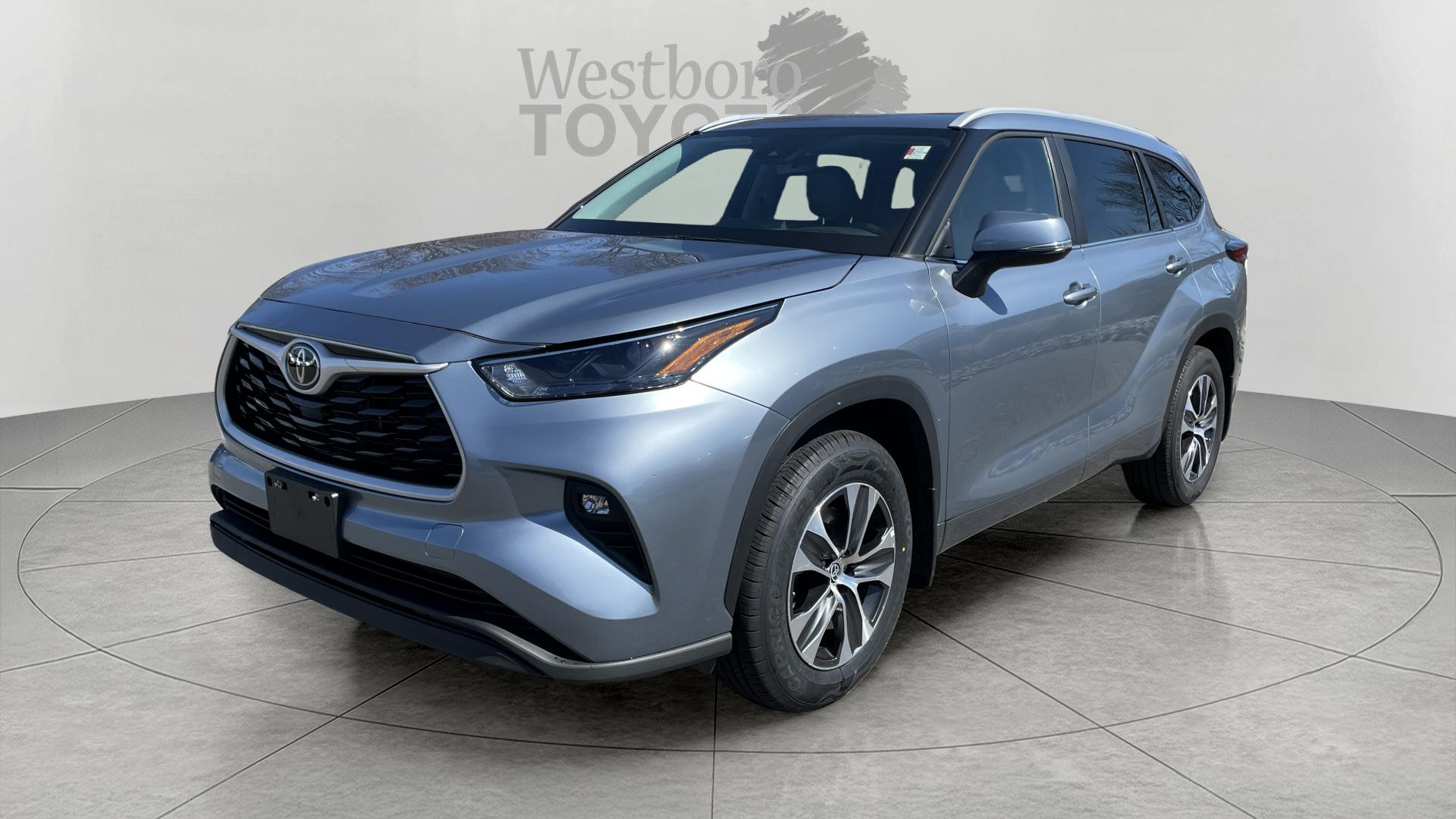 2023 Toyota Highlander XLE photo 3