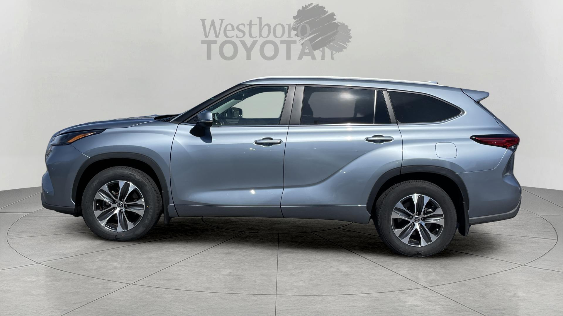 2023 Toyota Highlander XLE photo 4