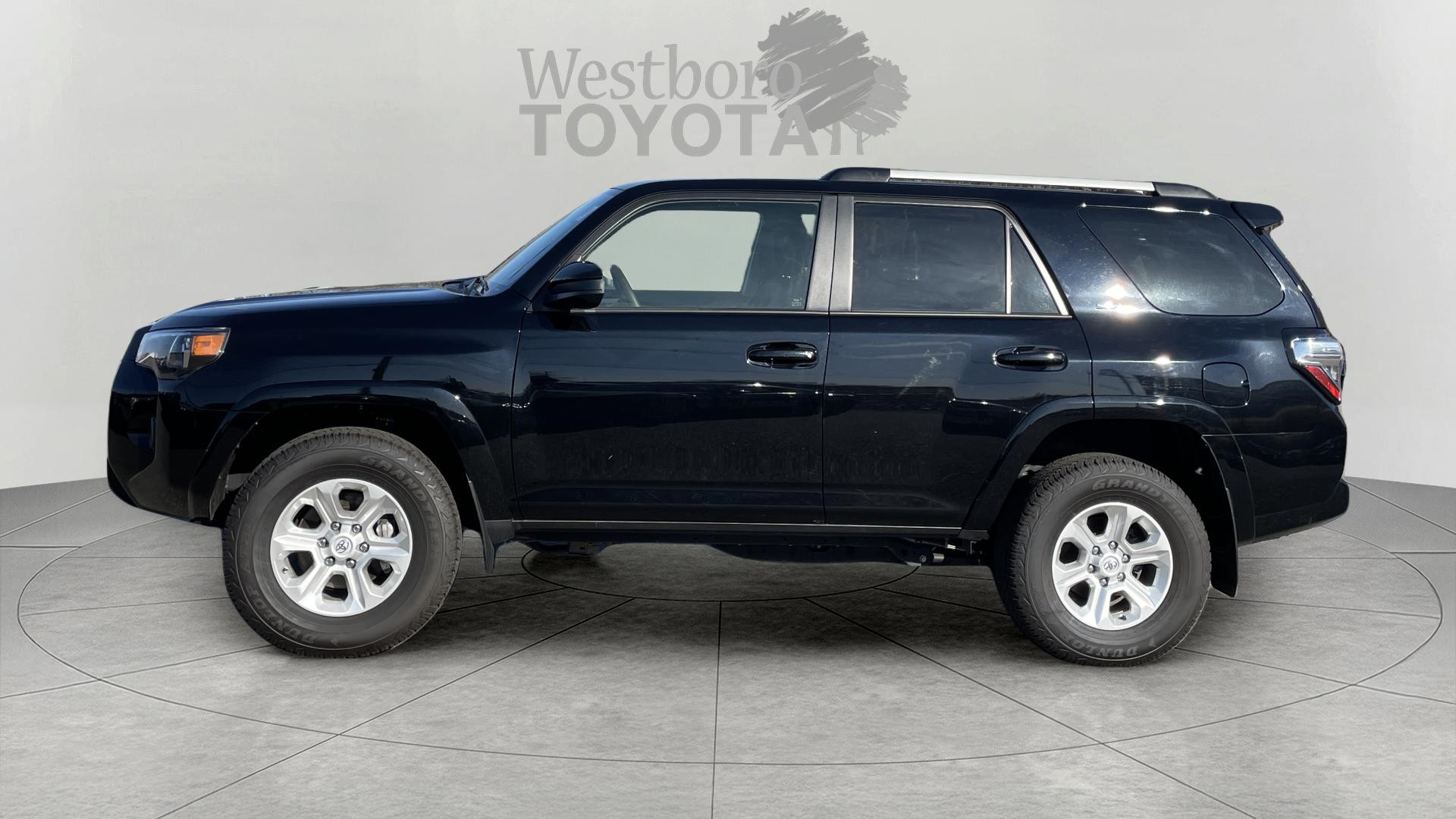 2024 Toyota 4Runner SR5 photo 4