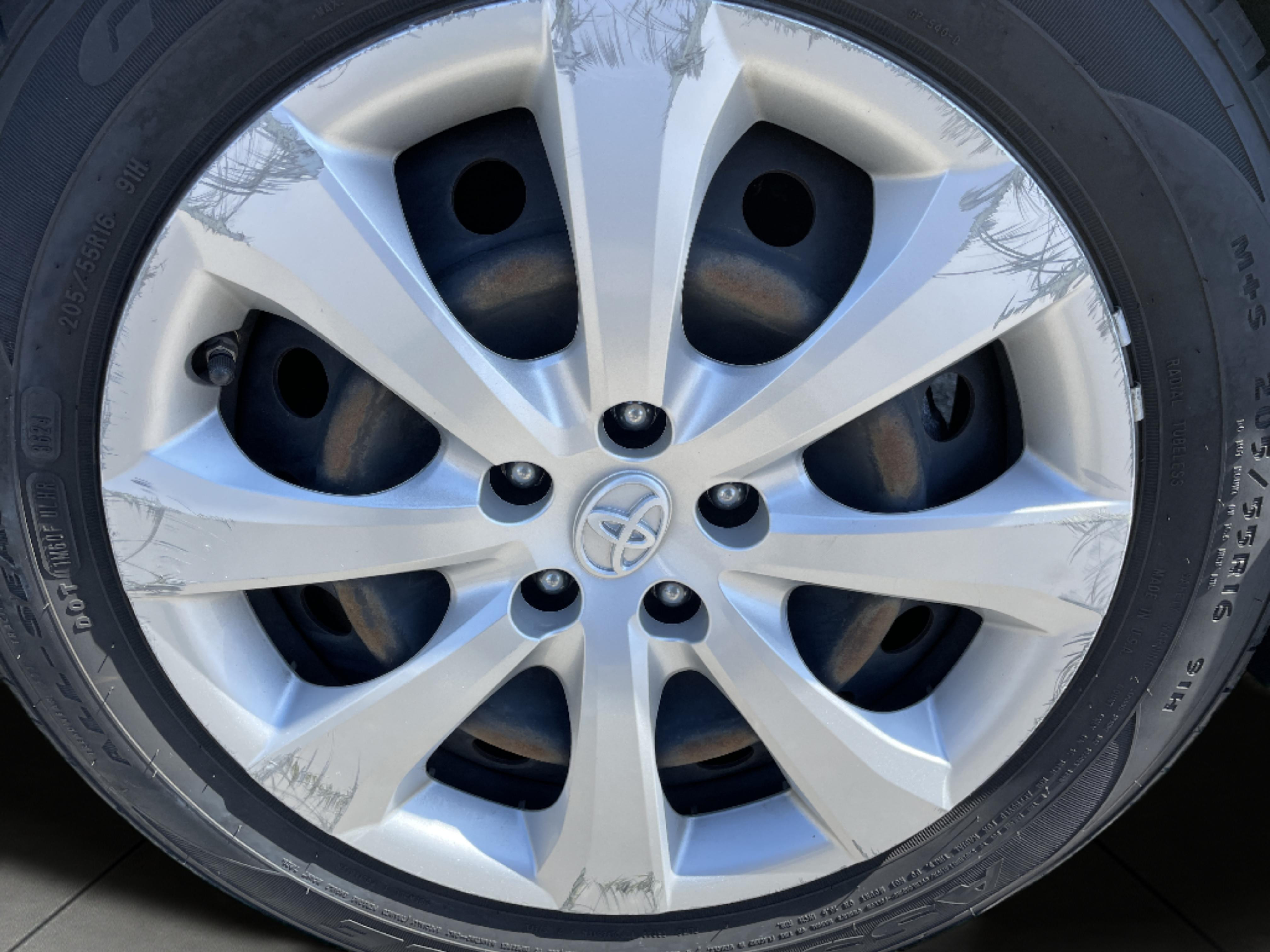 2021 Toyota Corolla LE photo 12