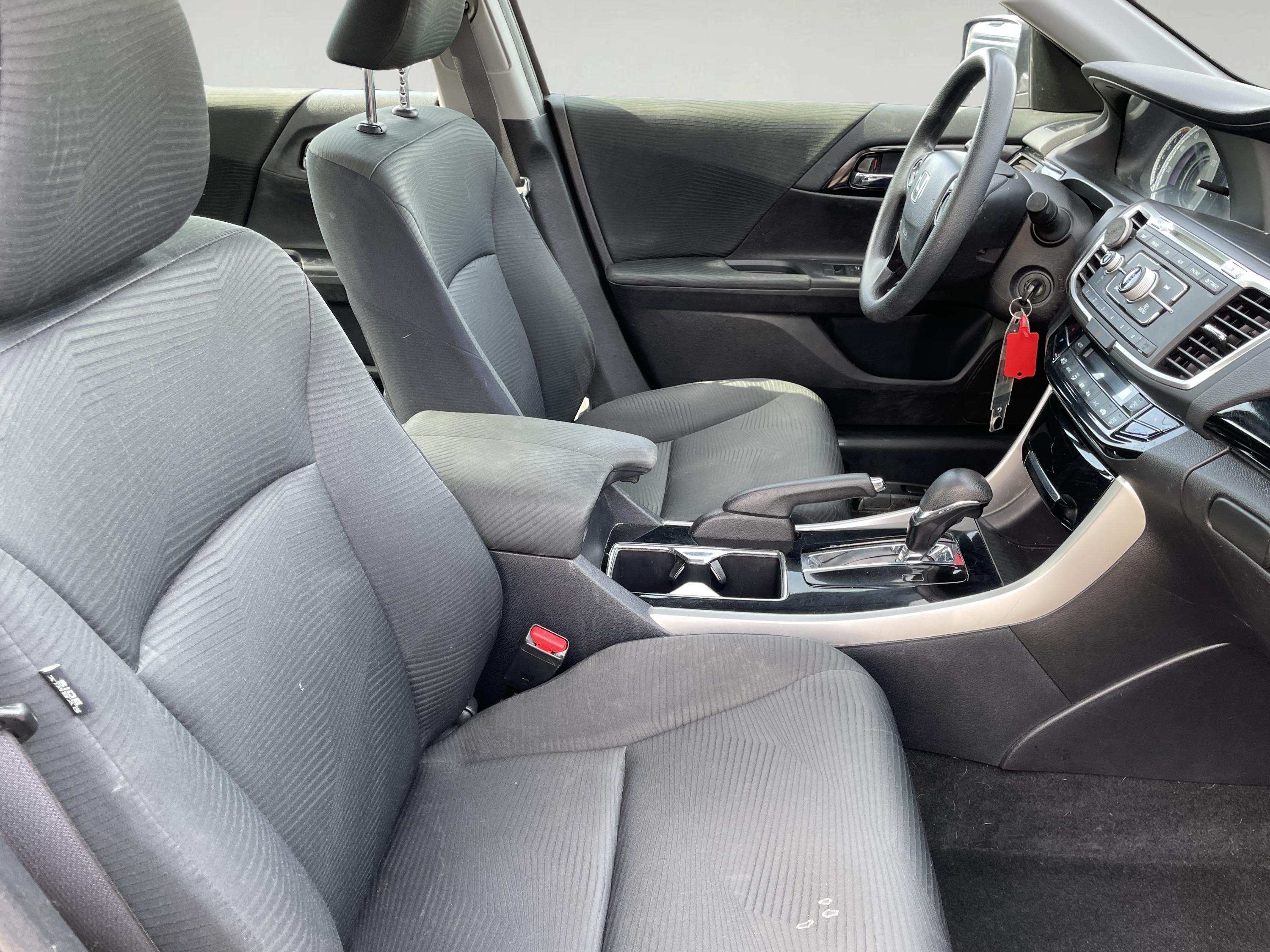 2017 Honda Accord LX photo 9
