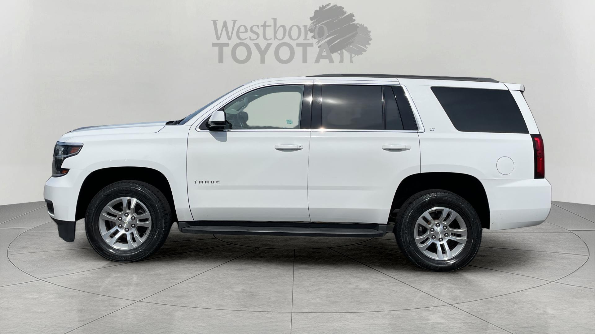 2017 Chevrolet Tahoe LT photo 4
