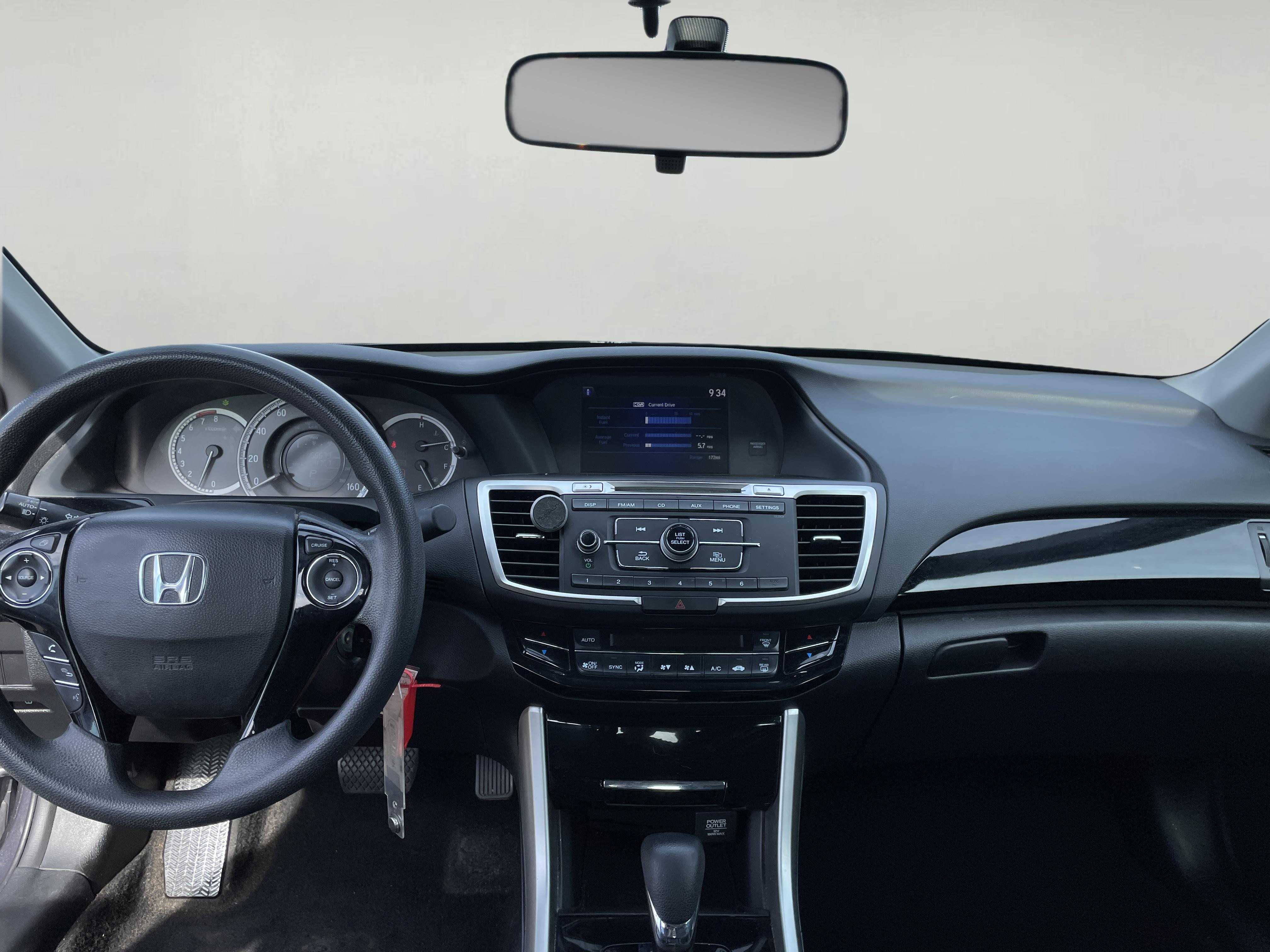 2017 Honda Accord LX photo 10