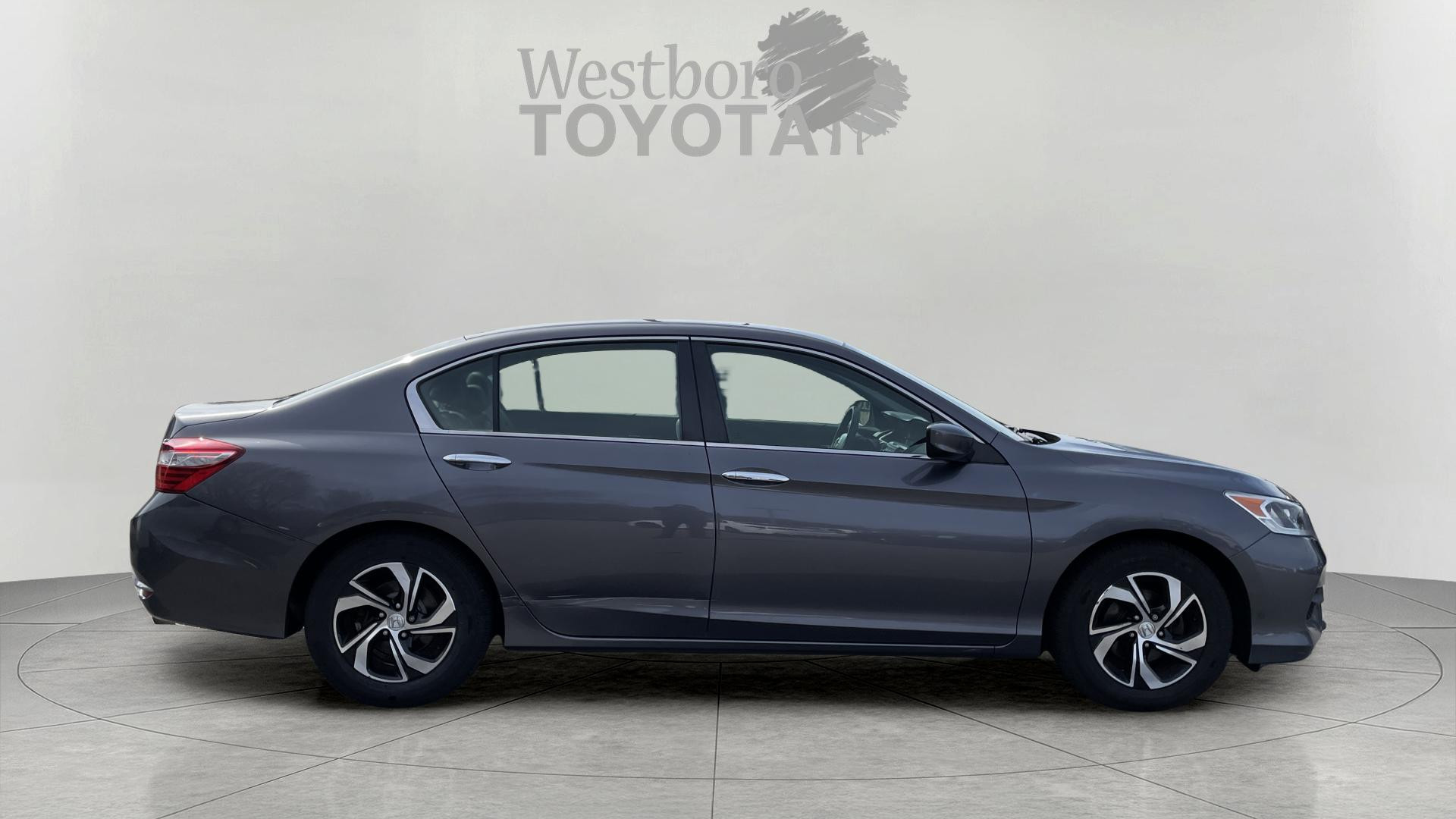 2017 Honda Accord LX photo 8
