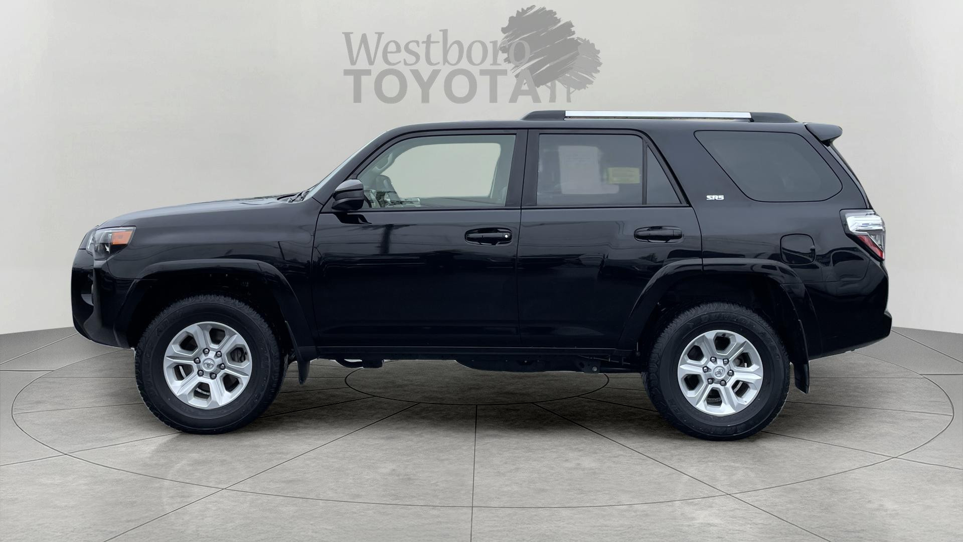 2024 Toyota 4Runner SR5 photo 4
