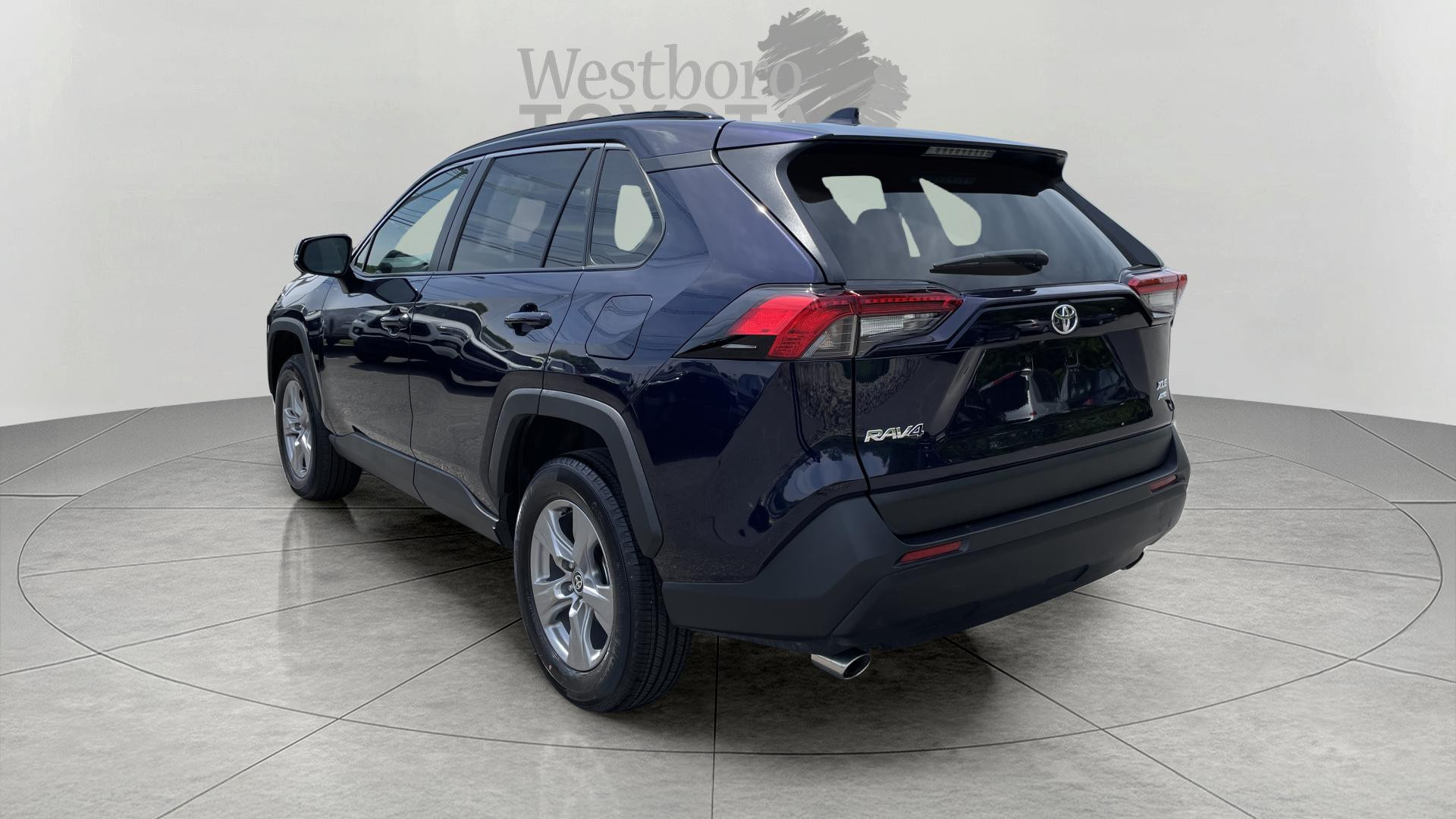 2024 Toyota RAV4 XLE photo 4