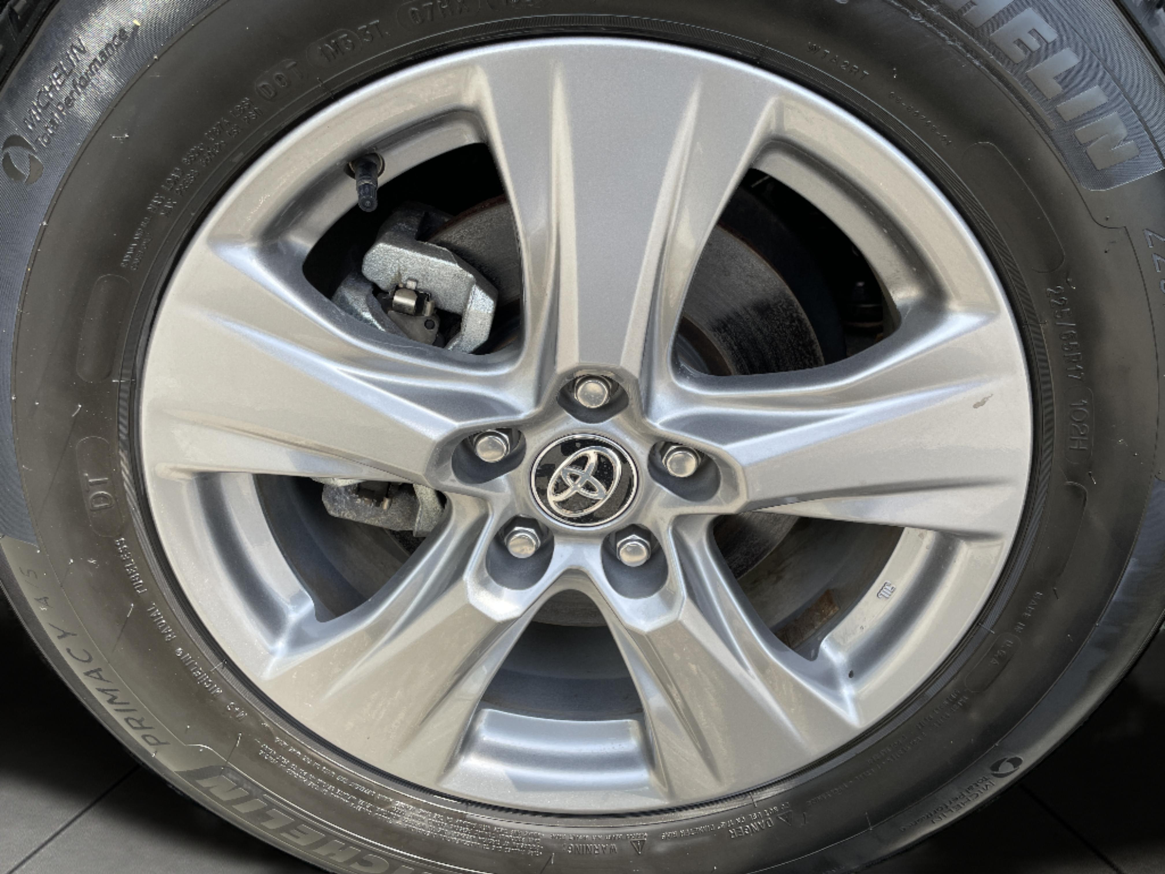 2024 Toyota RAV4 XLE photo 11
