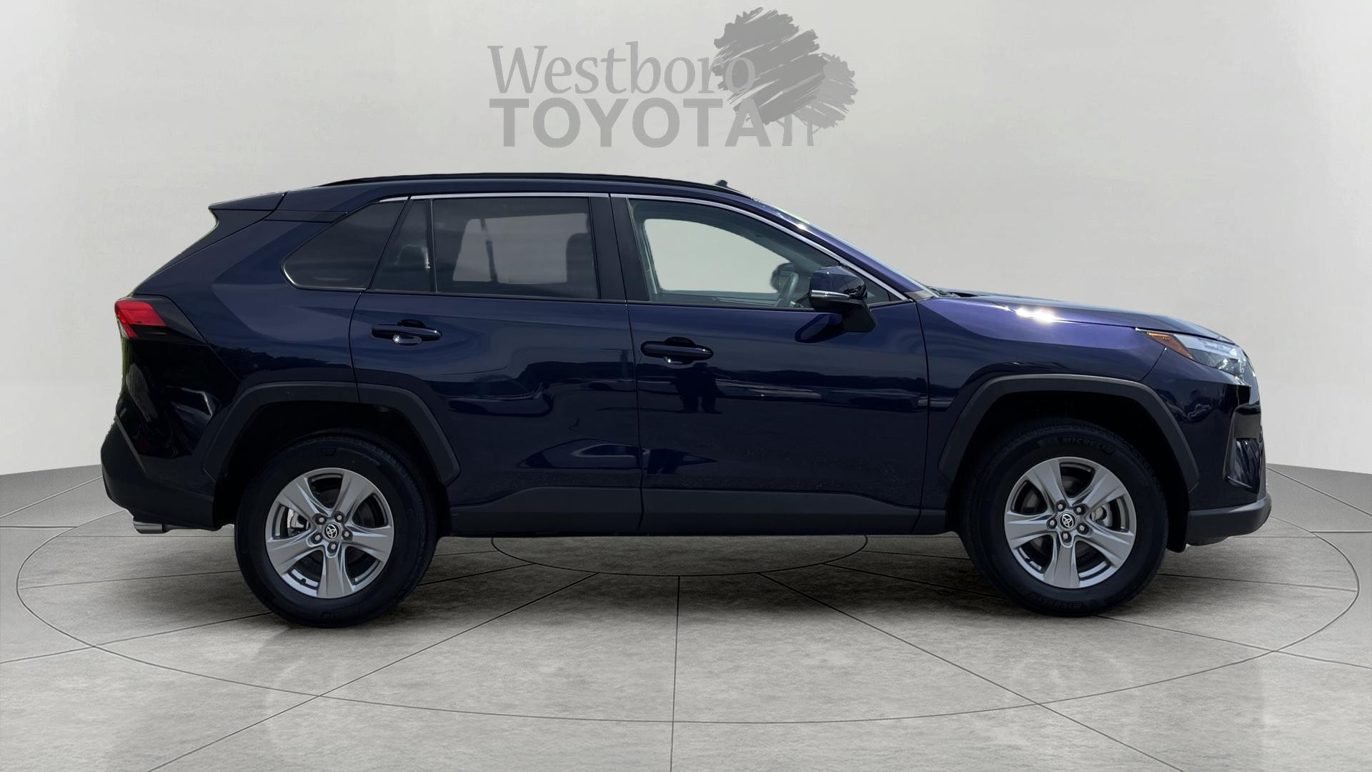 2024 Toyota RAV4 XLE photo 7
