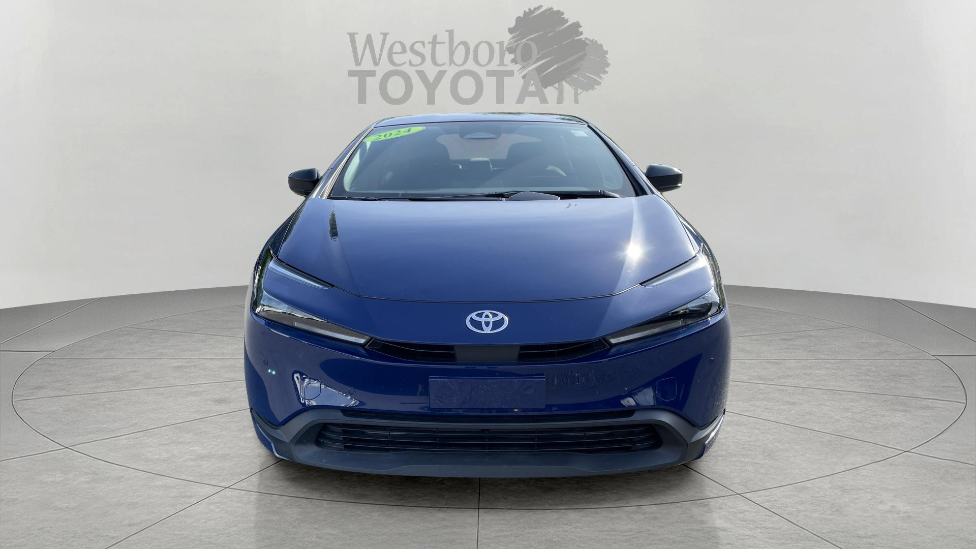 2024 Toyota Prius LE photo 2