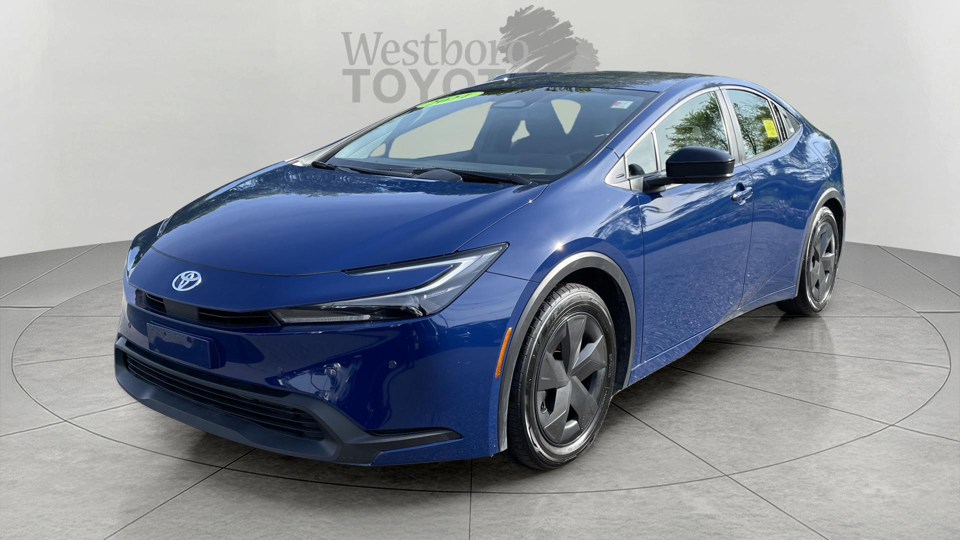 2024 Toyota Prius LE photo 3