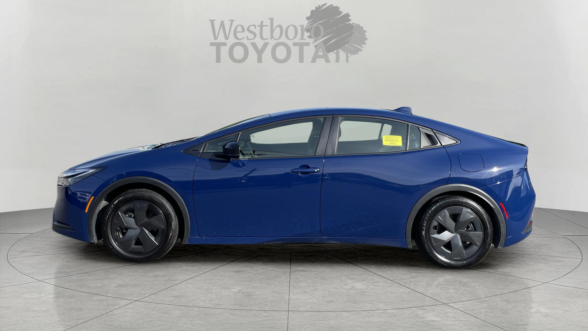 2024 Toyota Prius LE photo 4