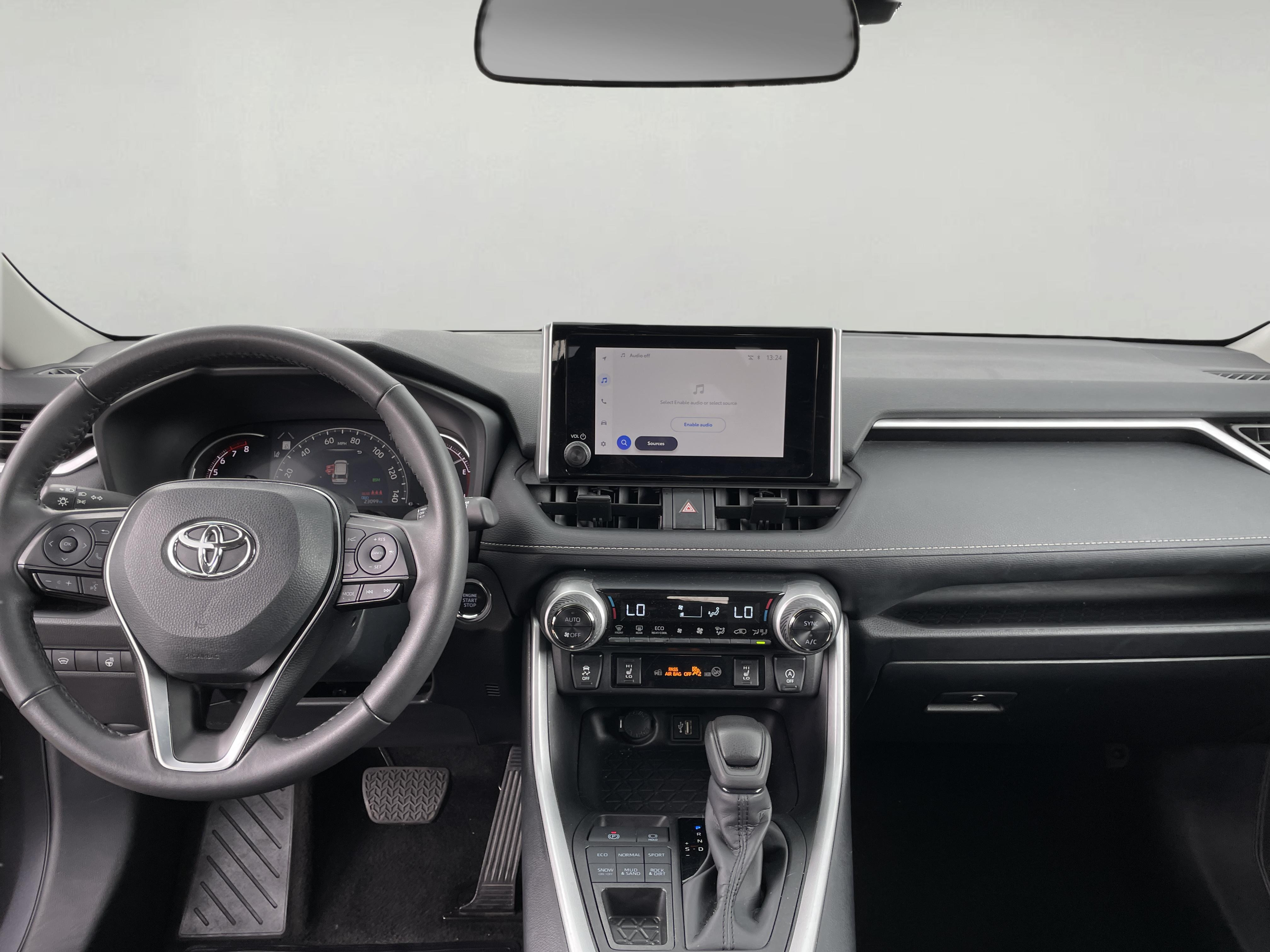 2024 Toyota RAV4 XLE photo 11
