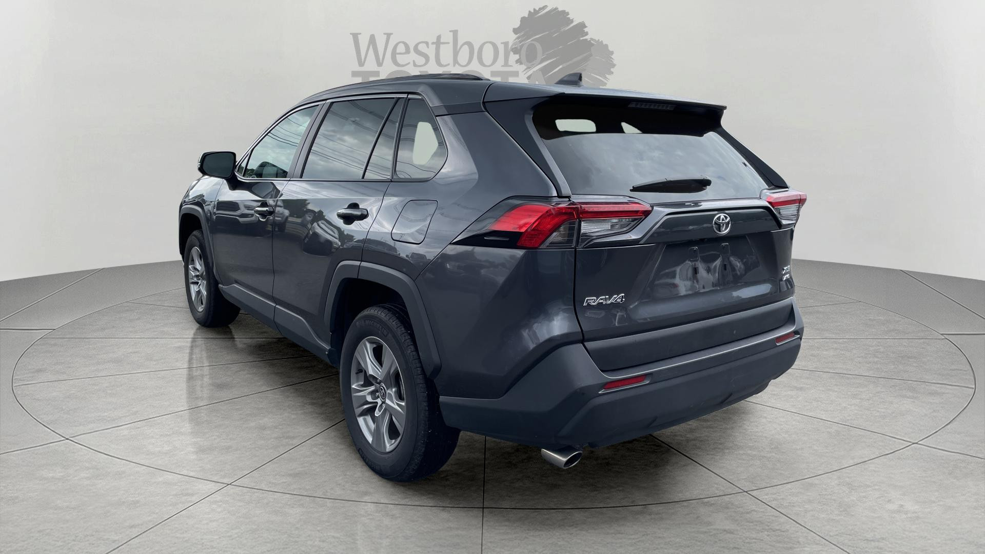 2024 Toyota RAV4 XLE photo 5