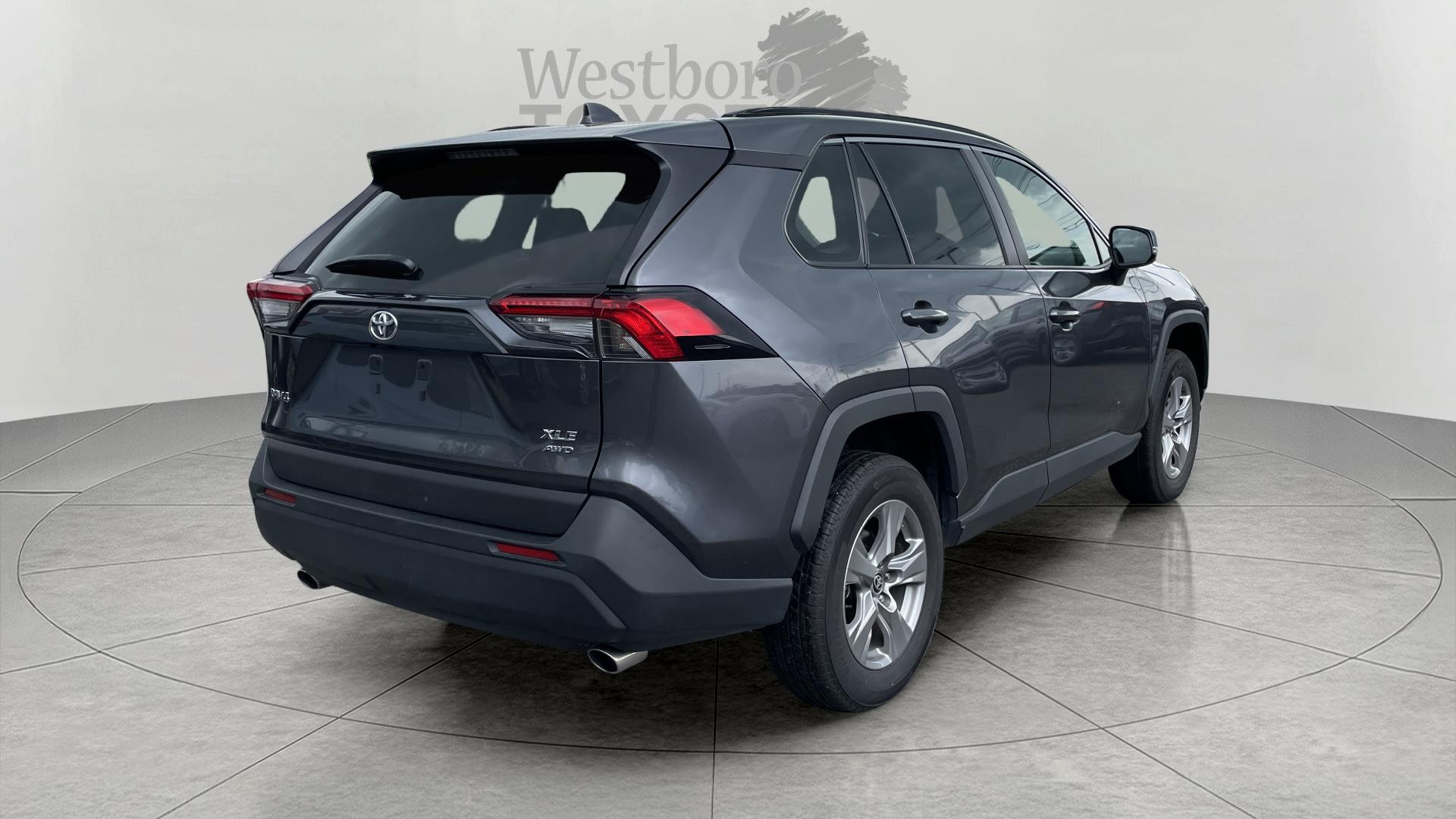 2024 Toyota RAV4 XLE photo 7