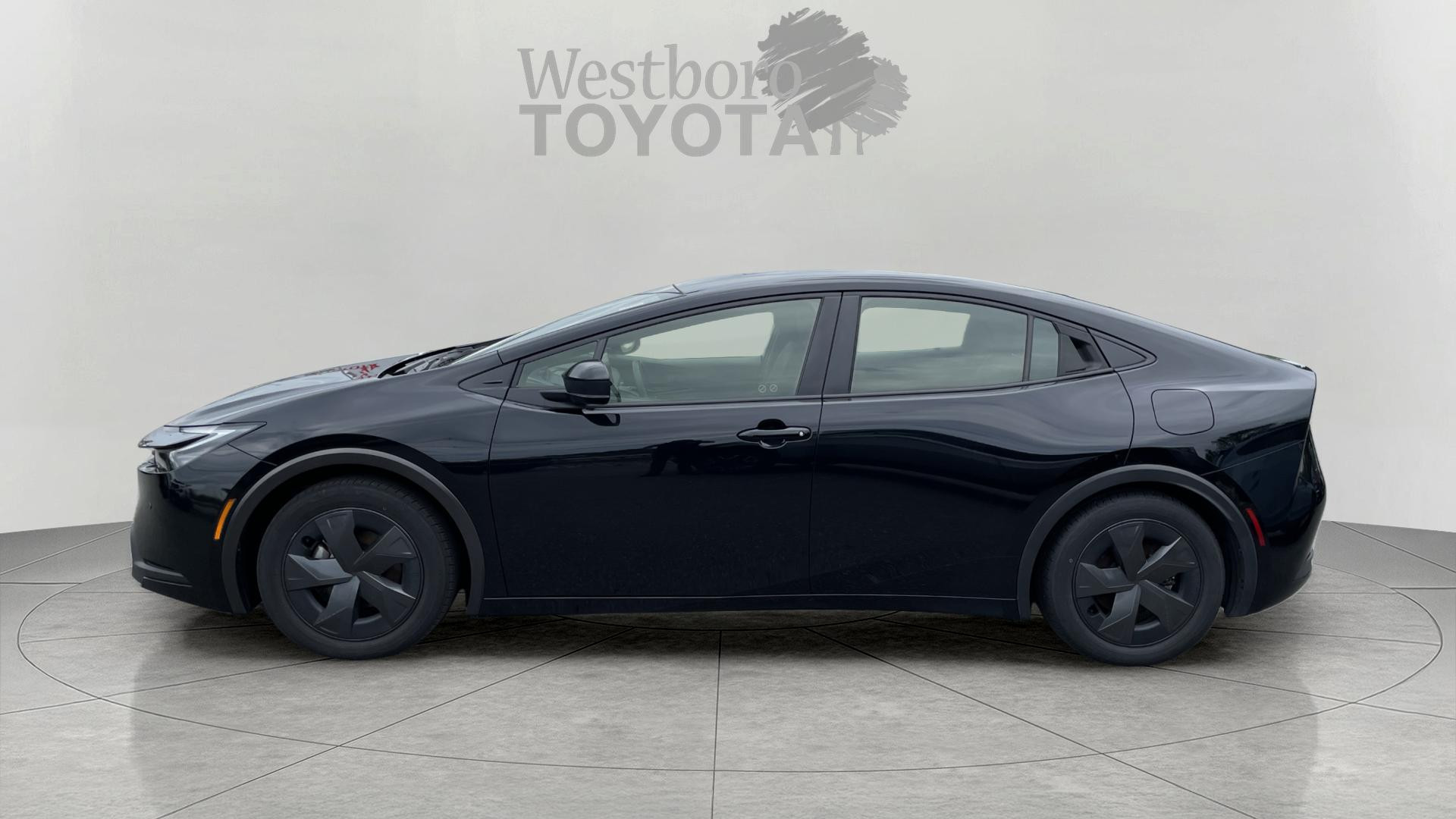 2024 Toyota Prius LE photo 4