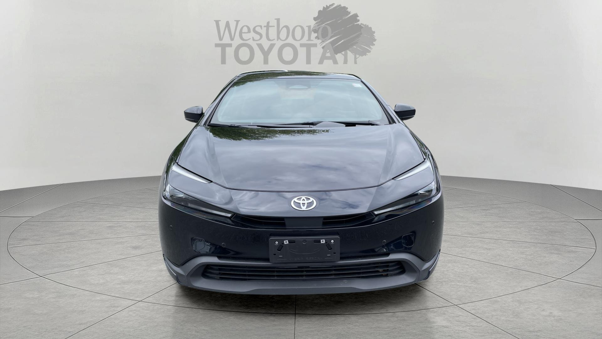 2024 Toyota Prius LE photo 2
