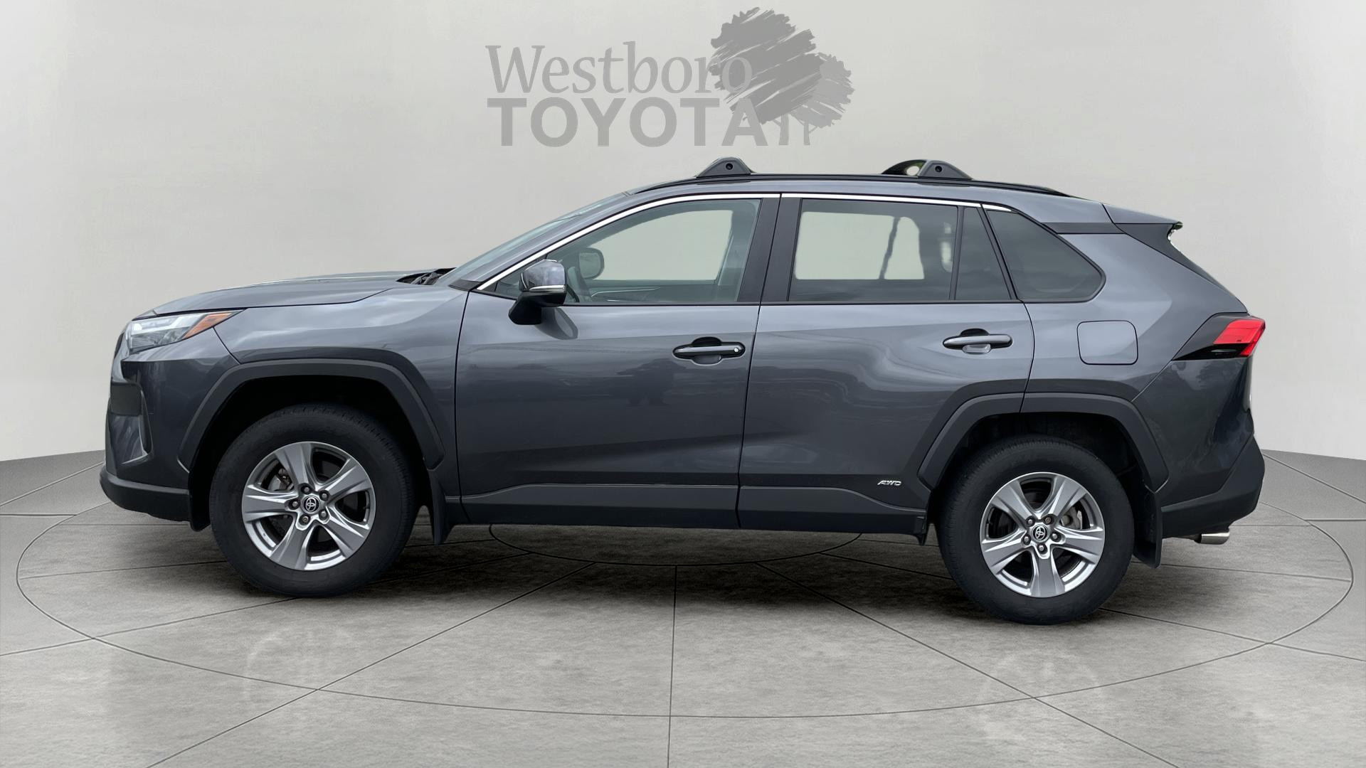 2023 Toyota RAV4 XLE photo 2
