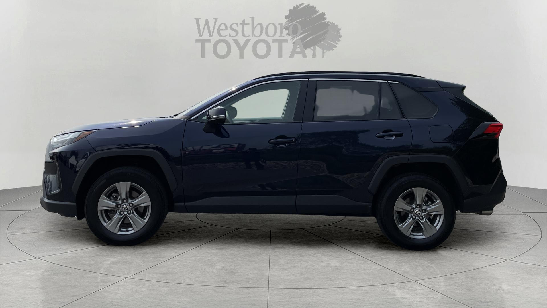 2024 Toyota RAV4 XLE photo 4