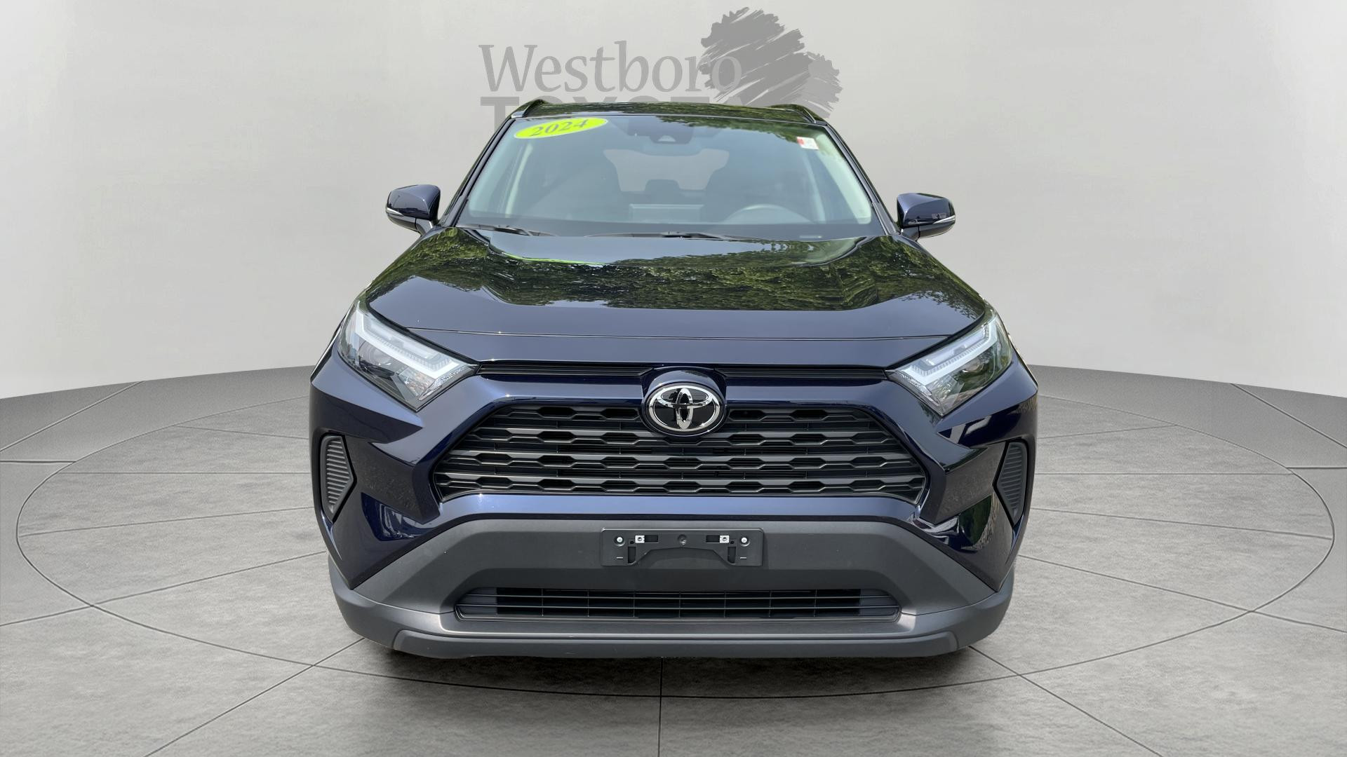 2024 Toyota RAV4 XLE photo 2