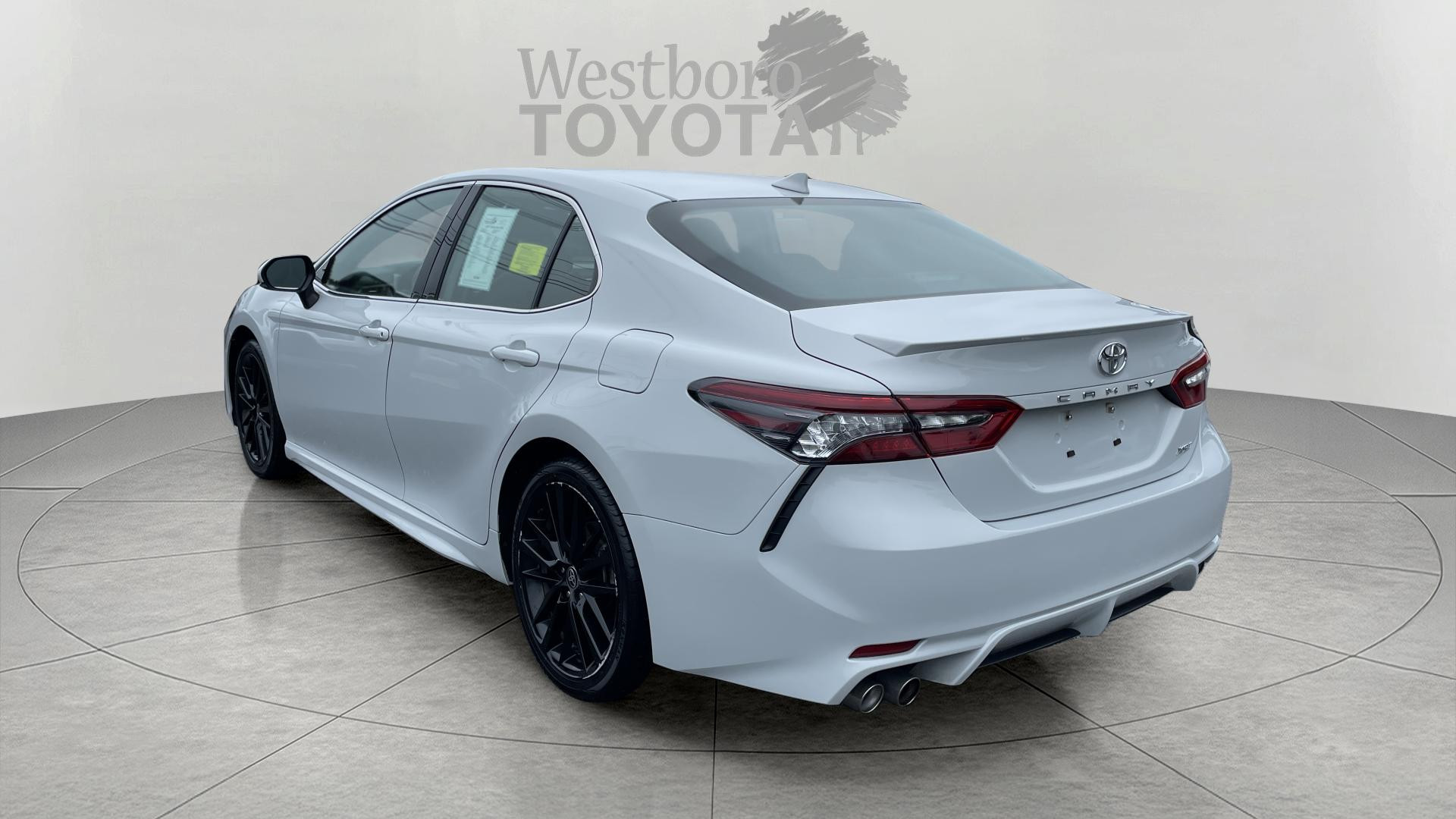 2023 Toyota Camry XSE photo 3