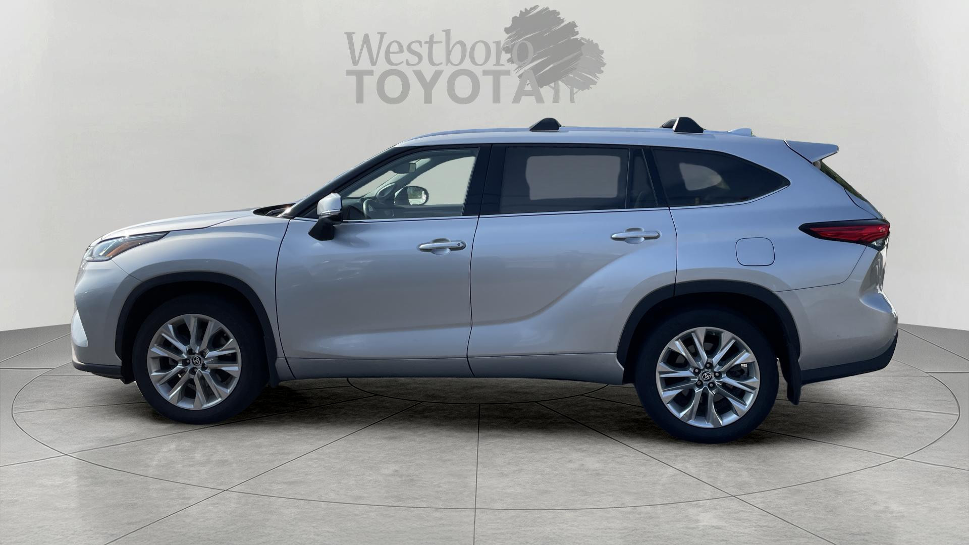 2022 Toyota Highlander Limited photo 4