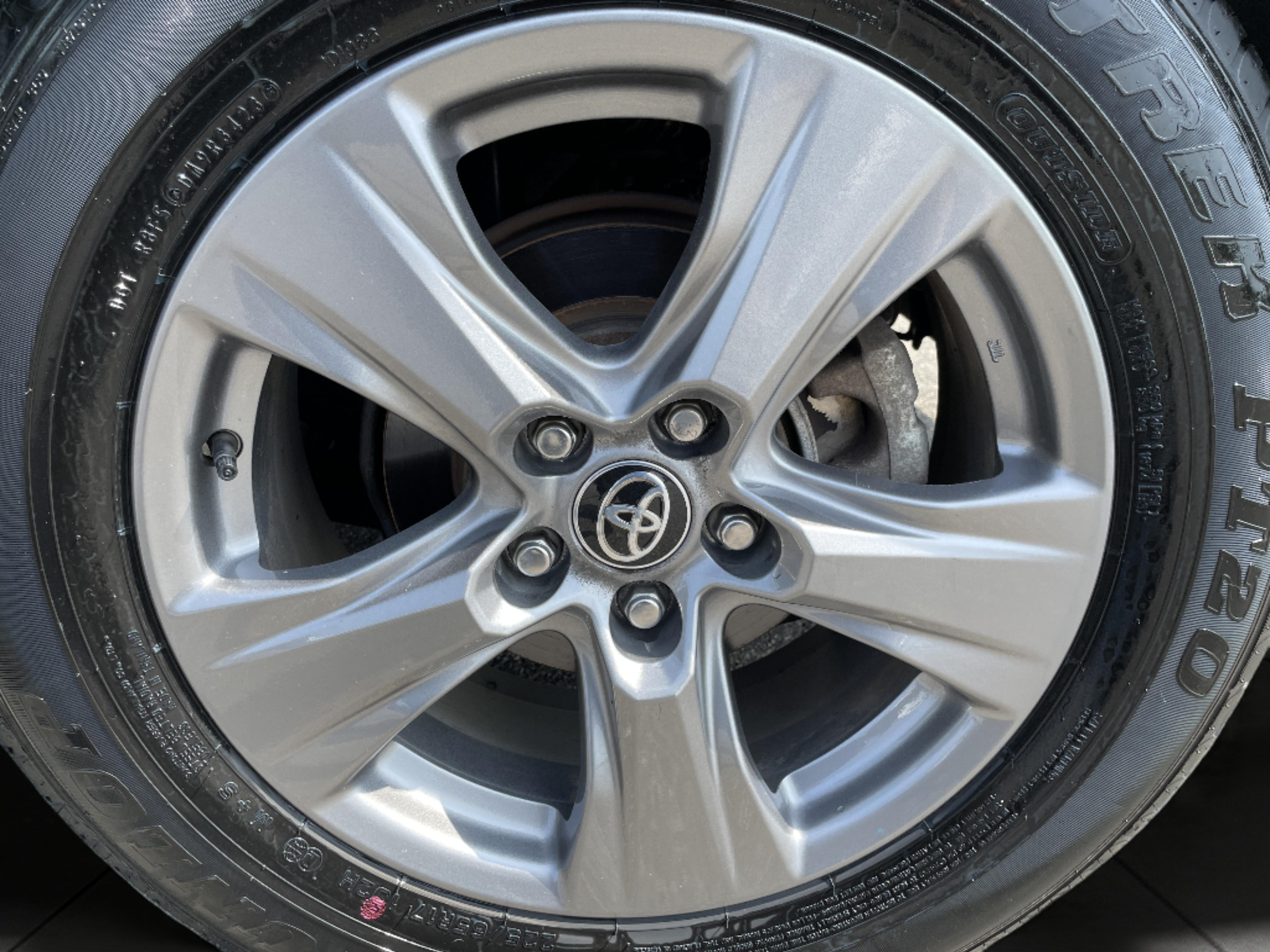 2024 Toyota RAV4 XLE photo 11