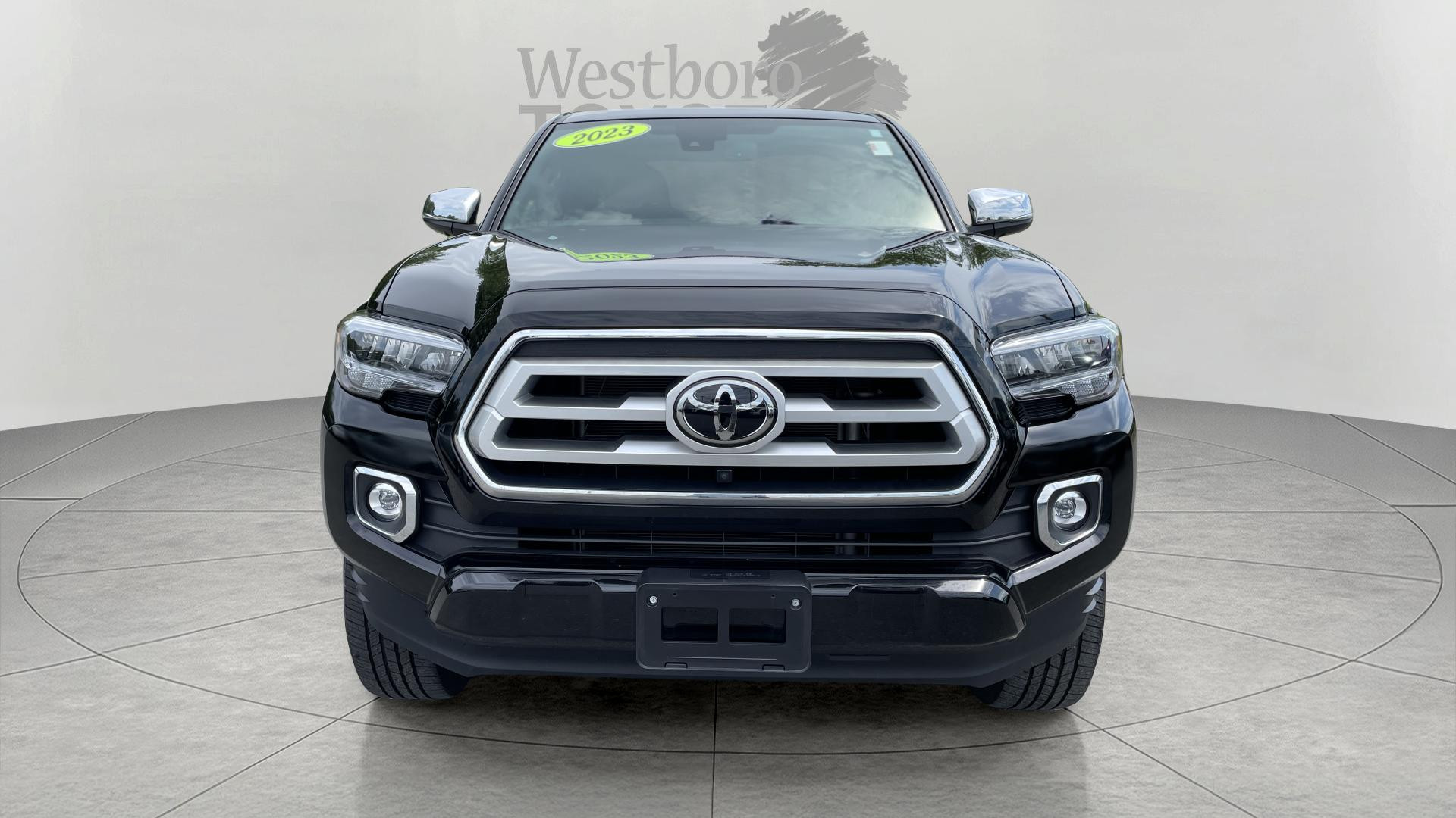 2023 Toyota Tacoma Limited photo 2
