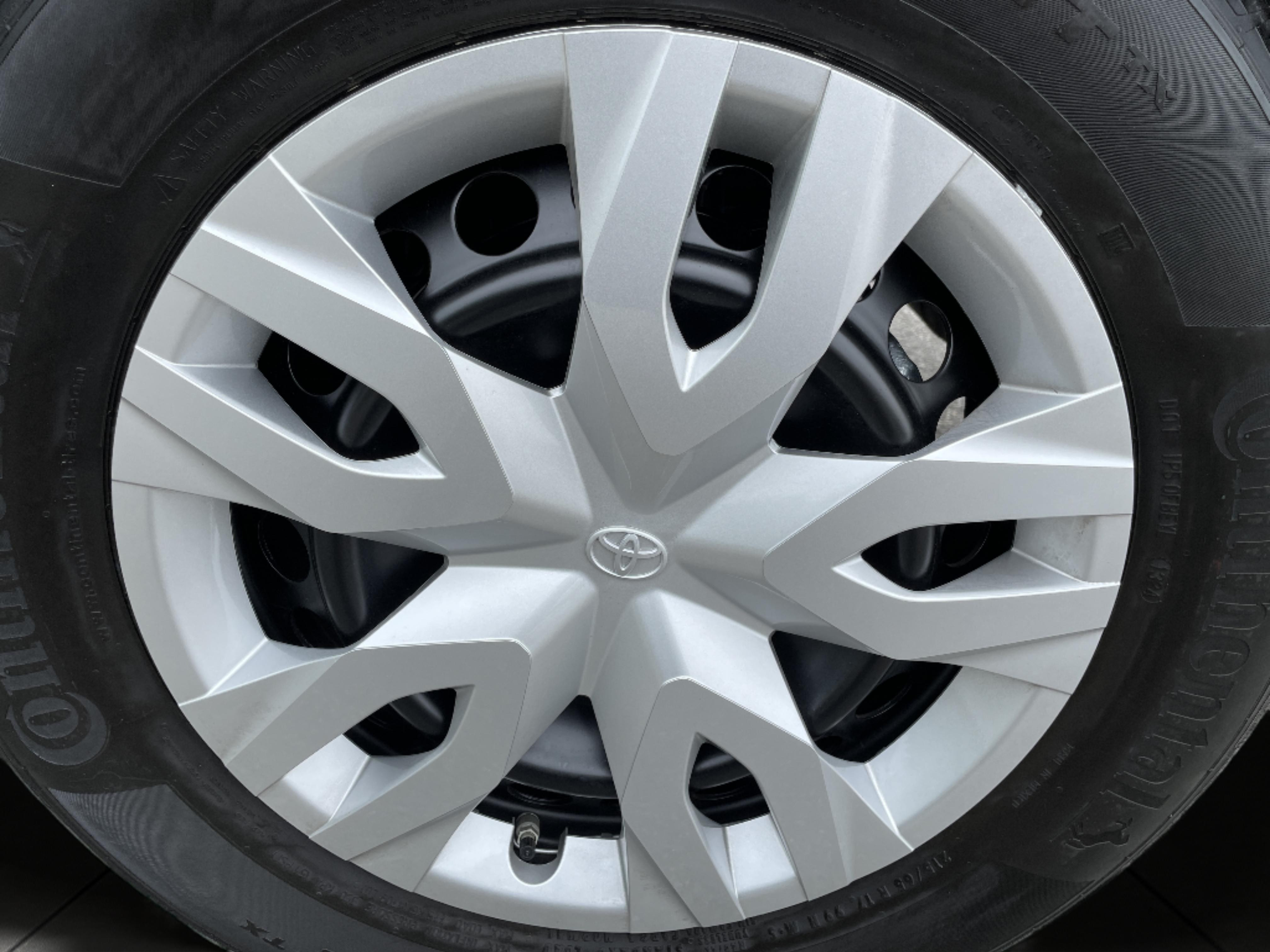 2024 Toyota Corolla Cross L photo 10