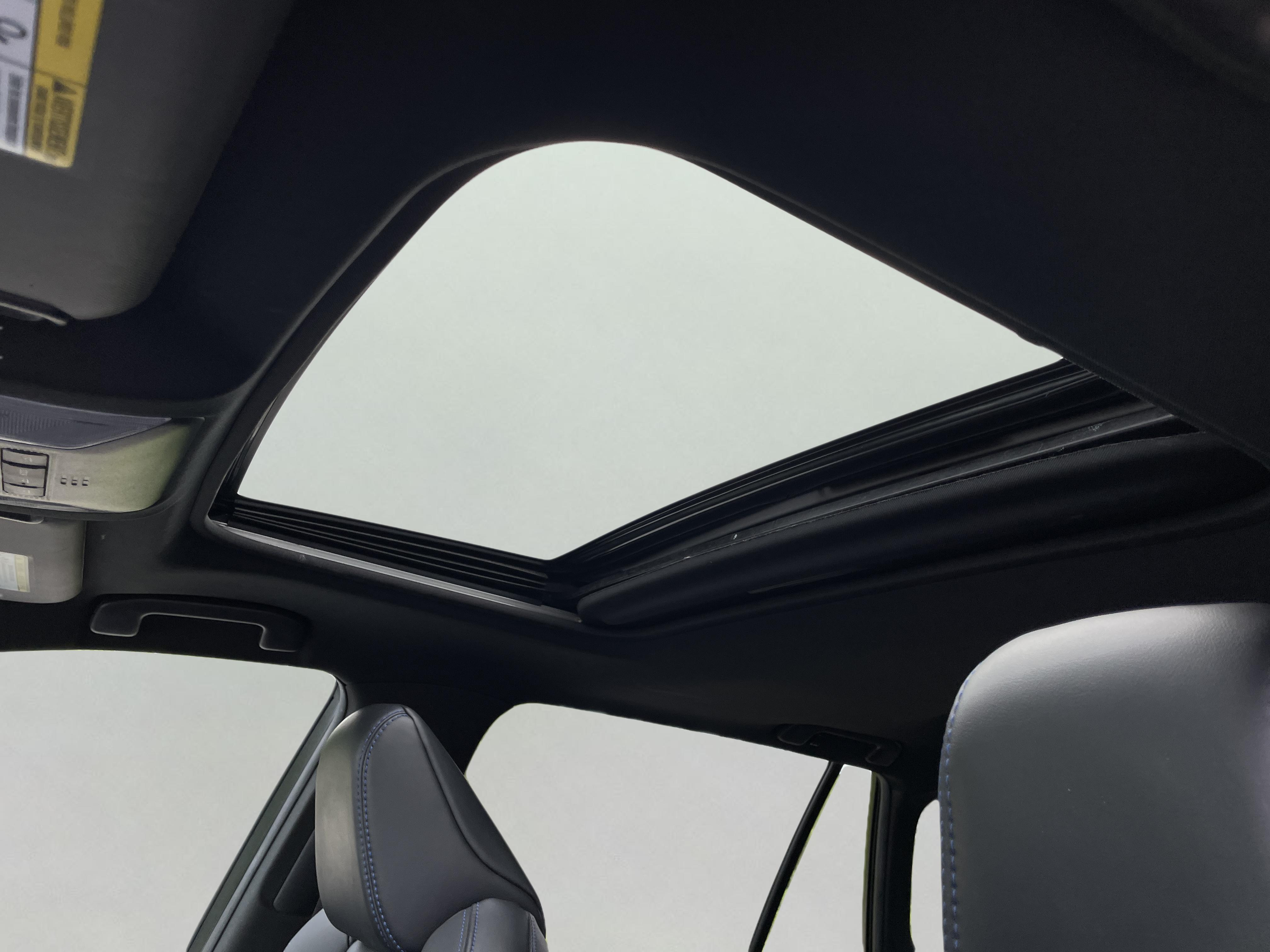 2022 Toyota RAV4 XSE photo 11