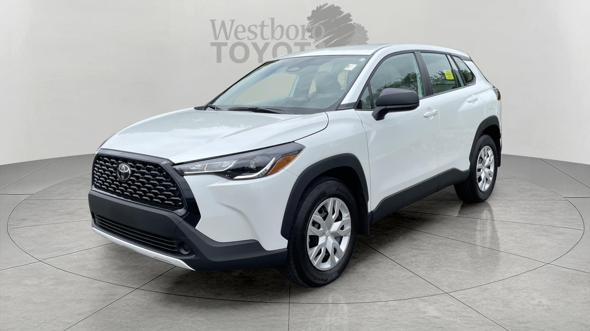 2024 Toyota Corolla Cross L photo 2